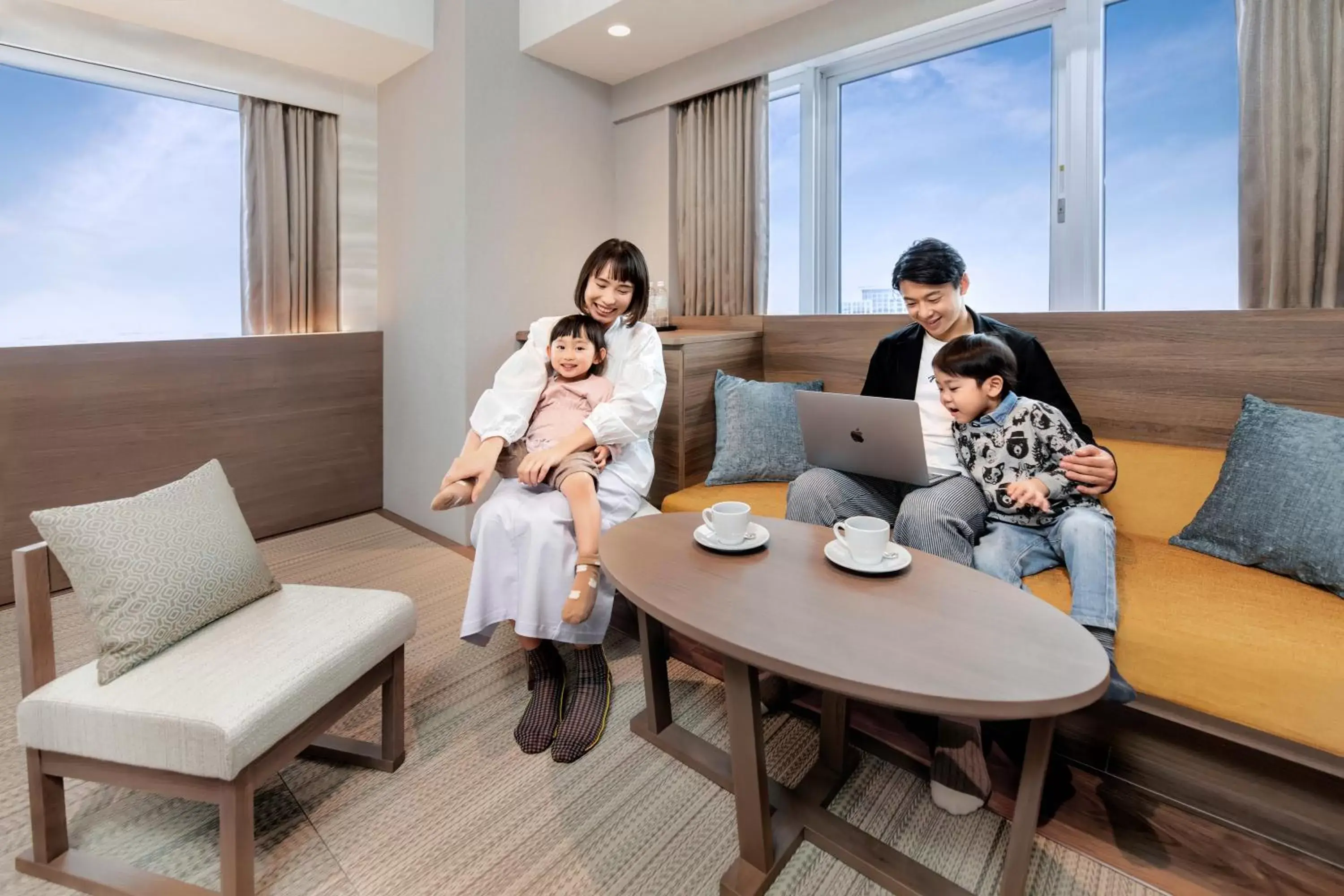 Family in karaksa hotel grande Shin-Osaka Tower