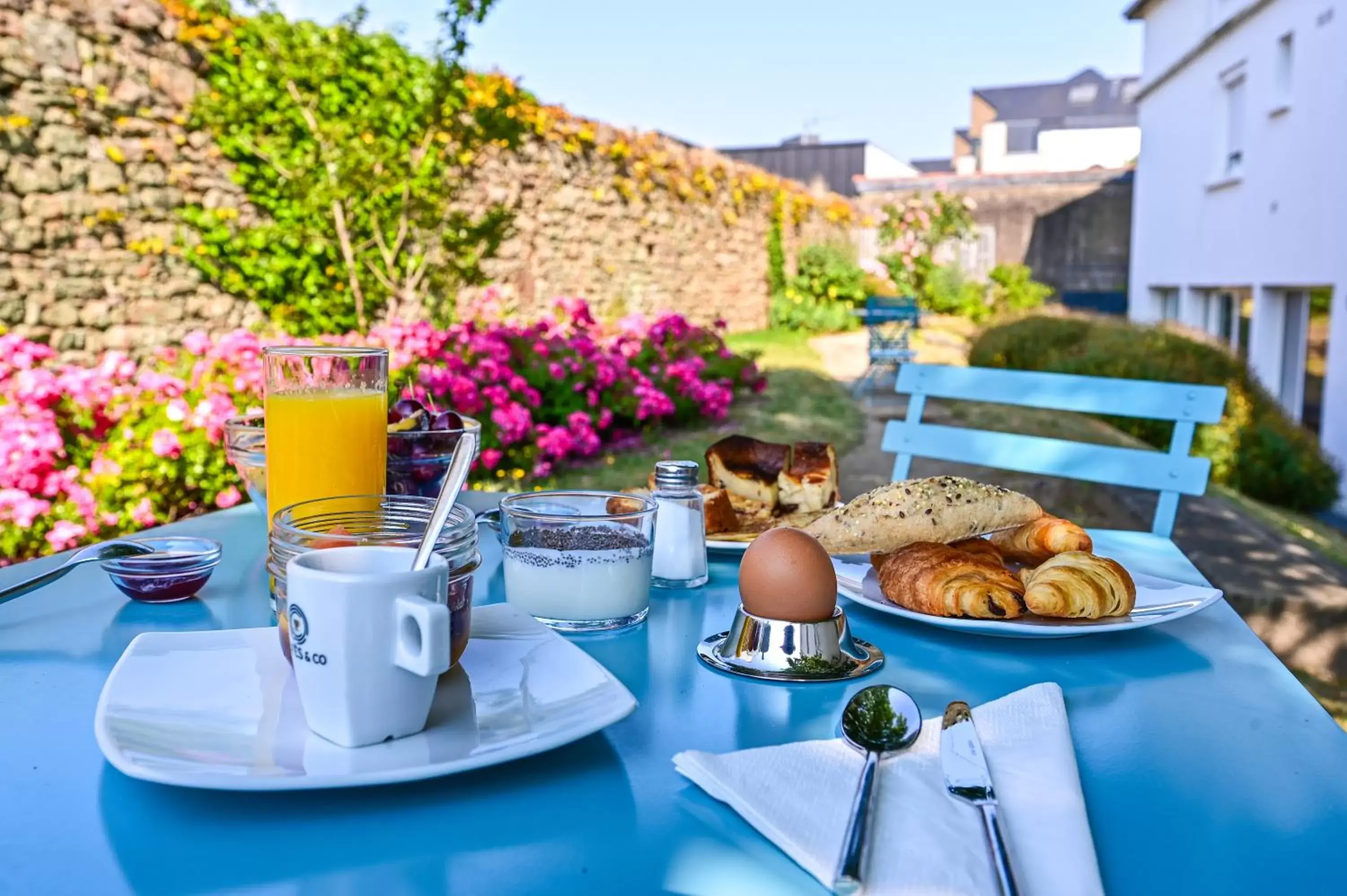 Breakfast in Quality Hotel La Marebaudière Vannes Centre