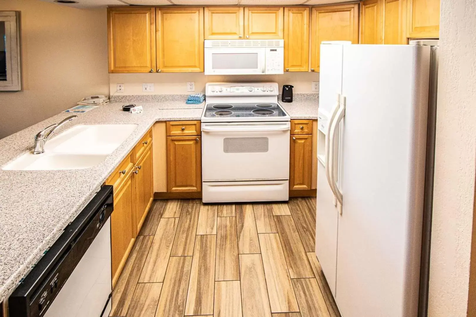 kitchen, Kitchen/Kitchenette in Bay Club of Sandestin, a VRI resort