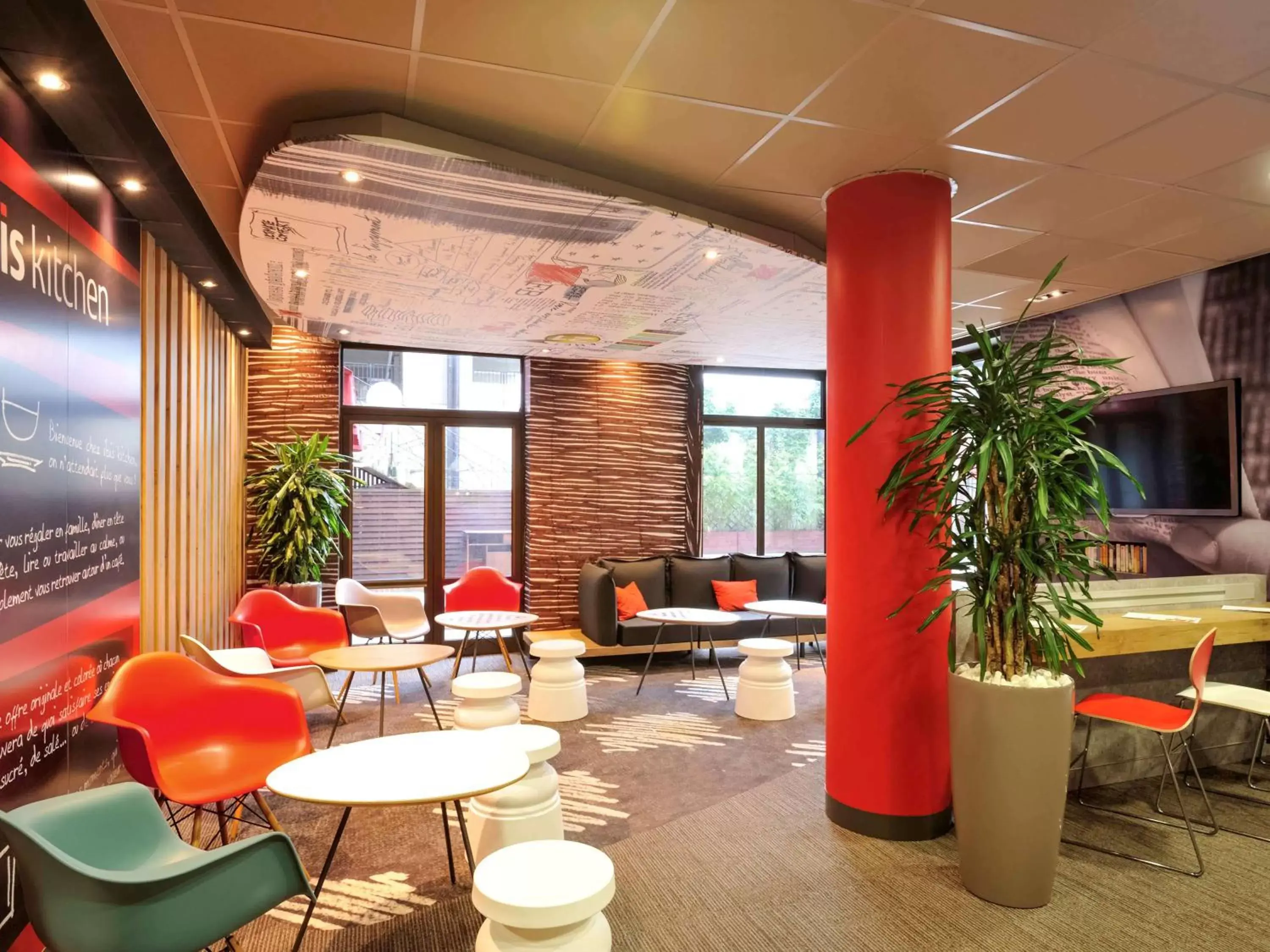 Sports, Lounge/Bar in ibis Lille Centre Gares