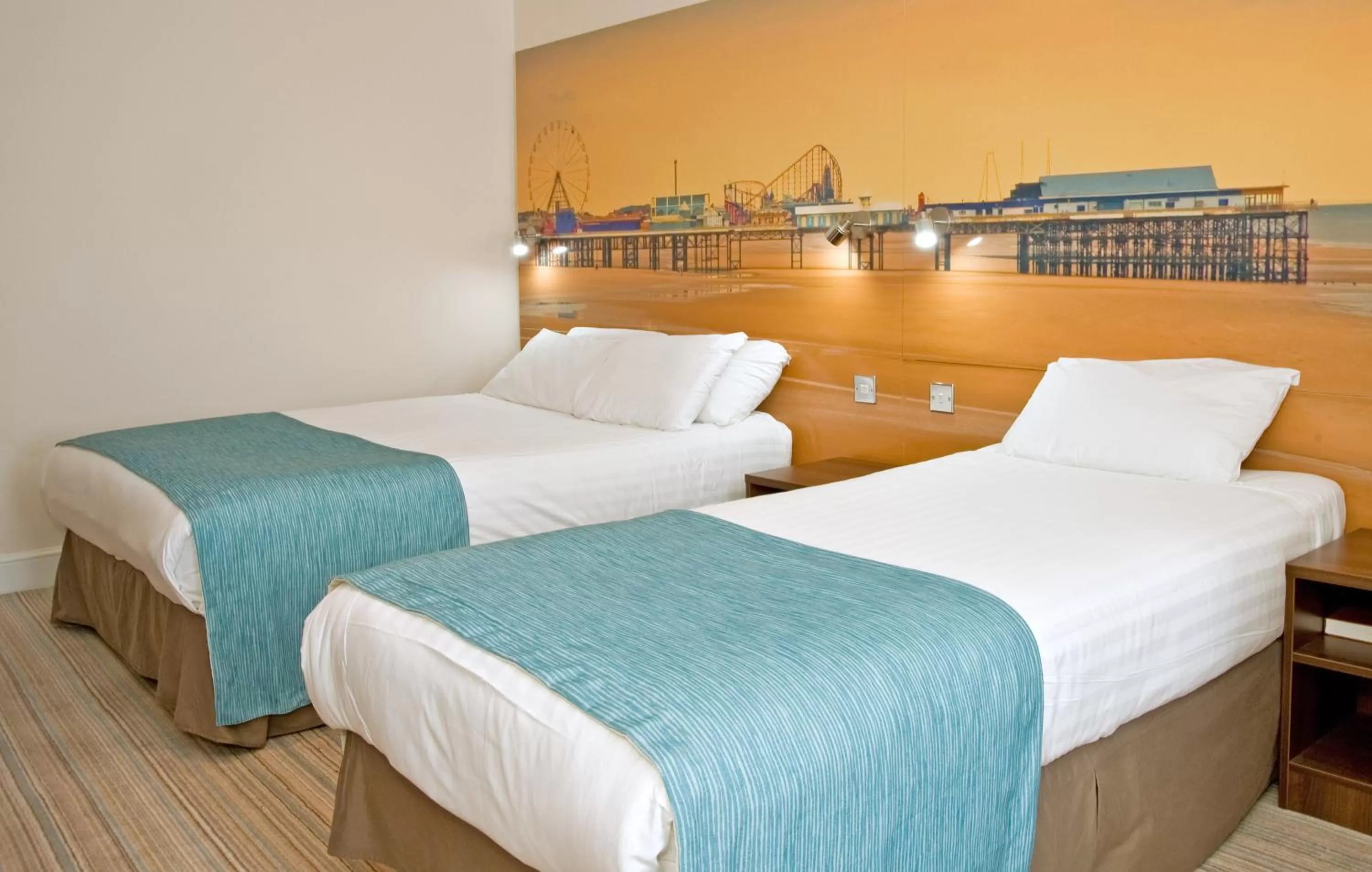 Photo of the whole room, Bed in Best Western Carlton Hotel