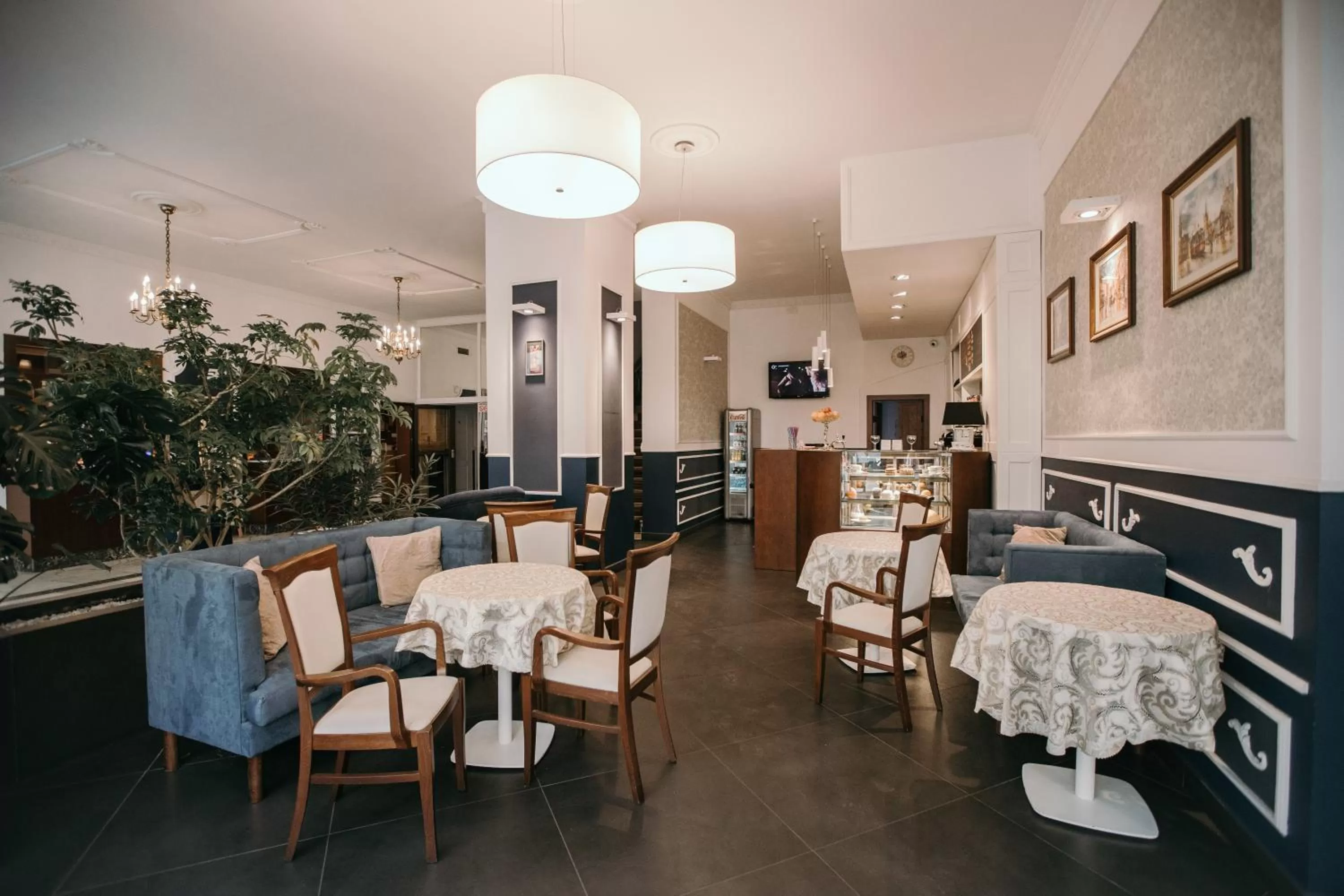 Lounge or bar in Bristol Residence