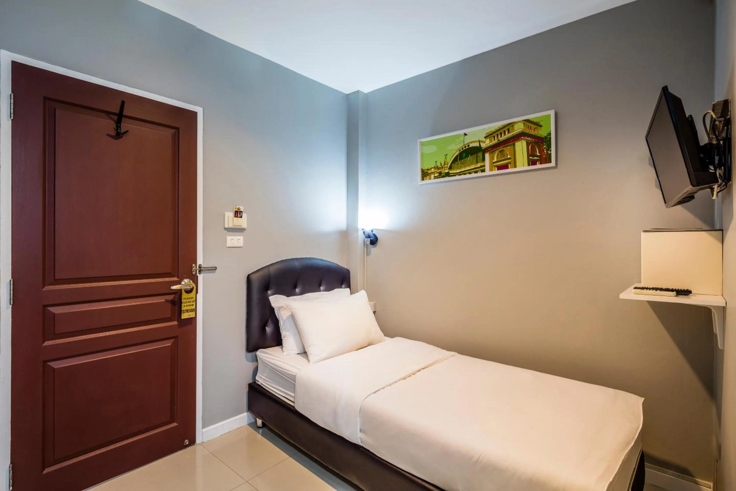 Bedroom, Bed in At Hua Lamphong Hotel