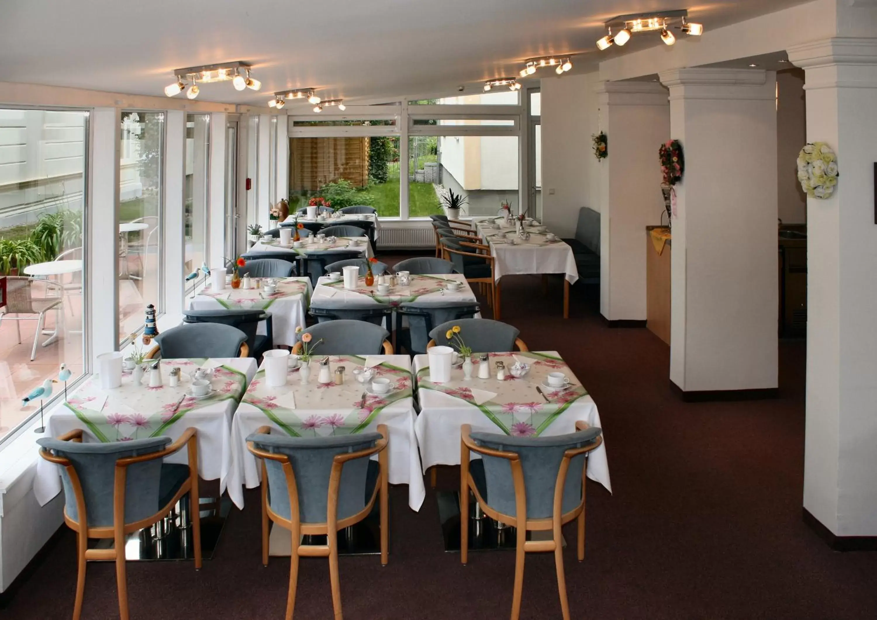 Restaurant/Places to Eat in Garni Eden Hotels
