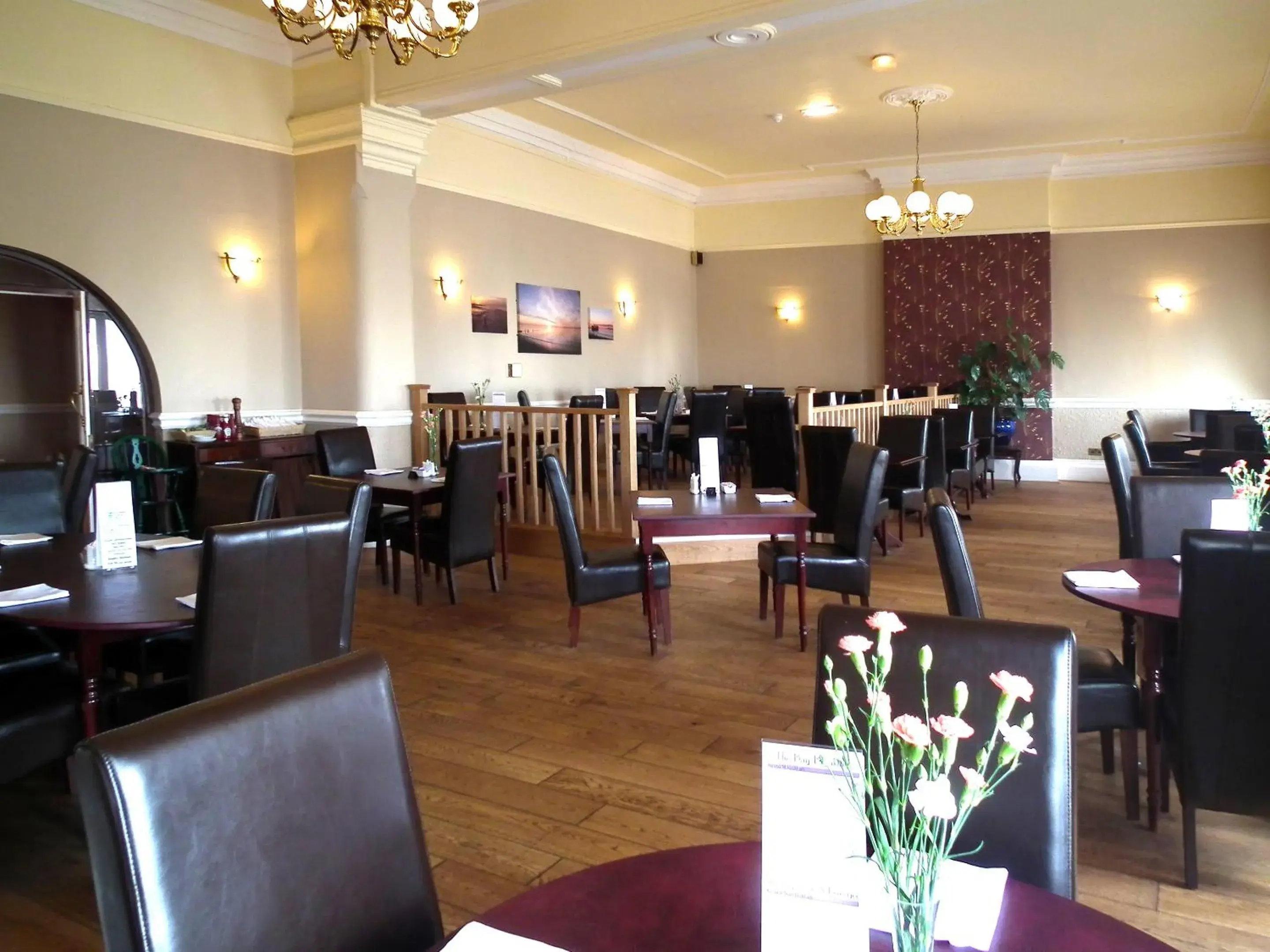 Restaurant/Places to Eat in The North Euston Hotel