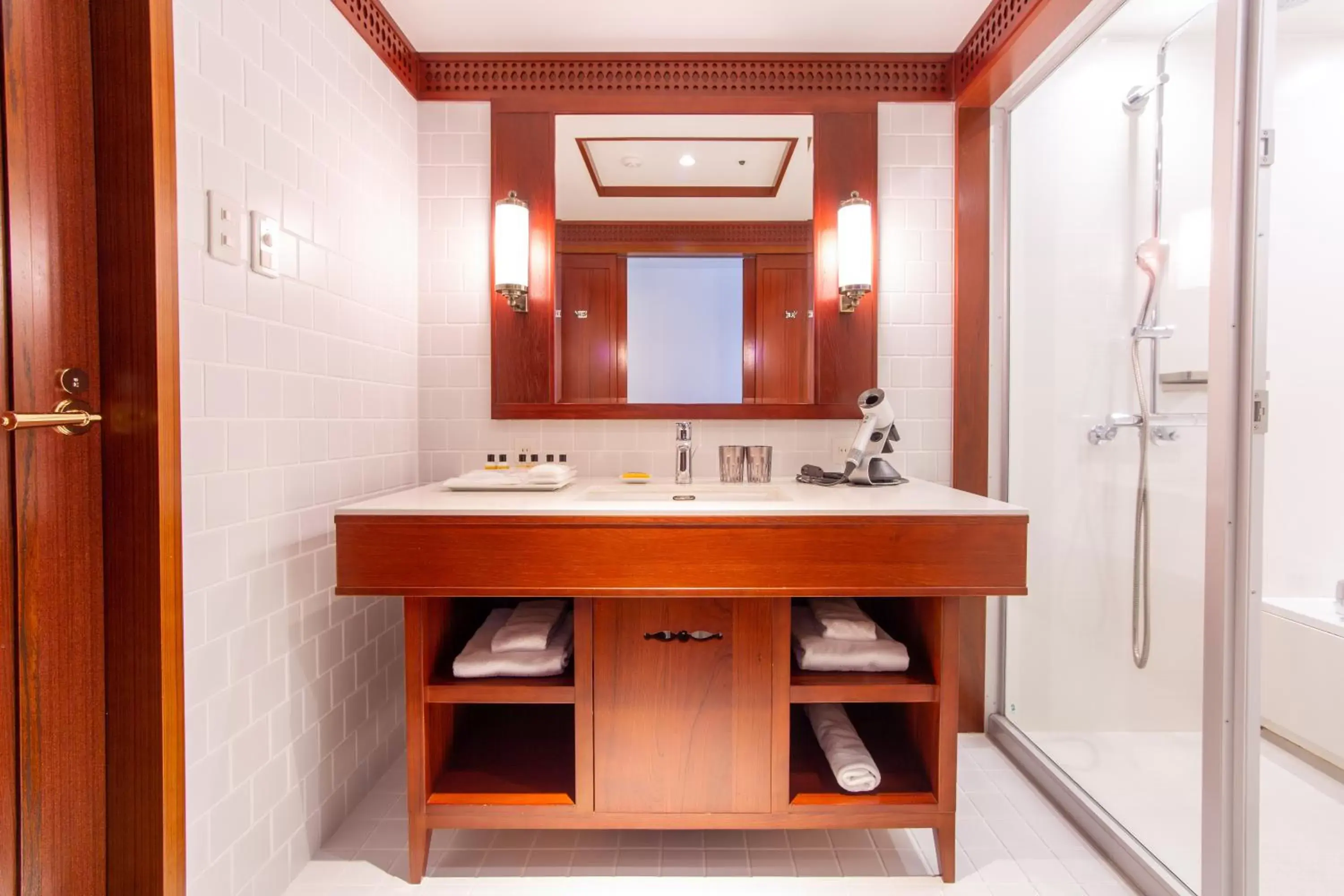 Bathroom in Premier Hotel Mojiko