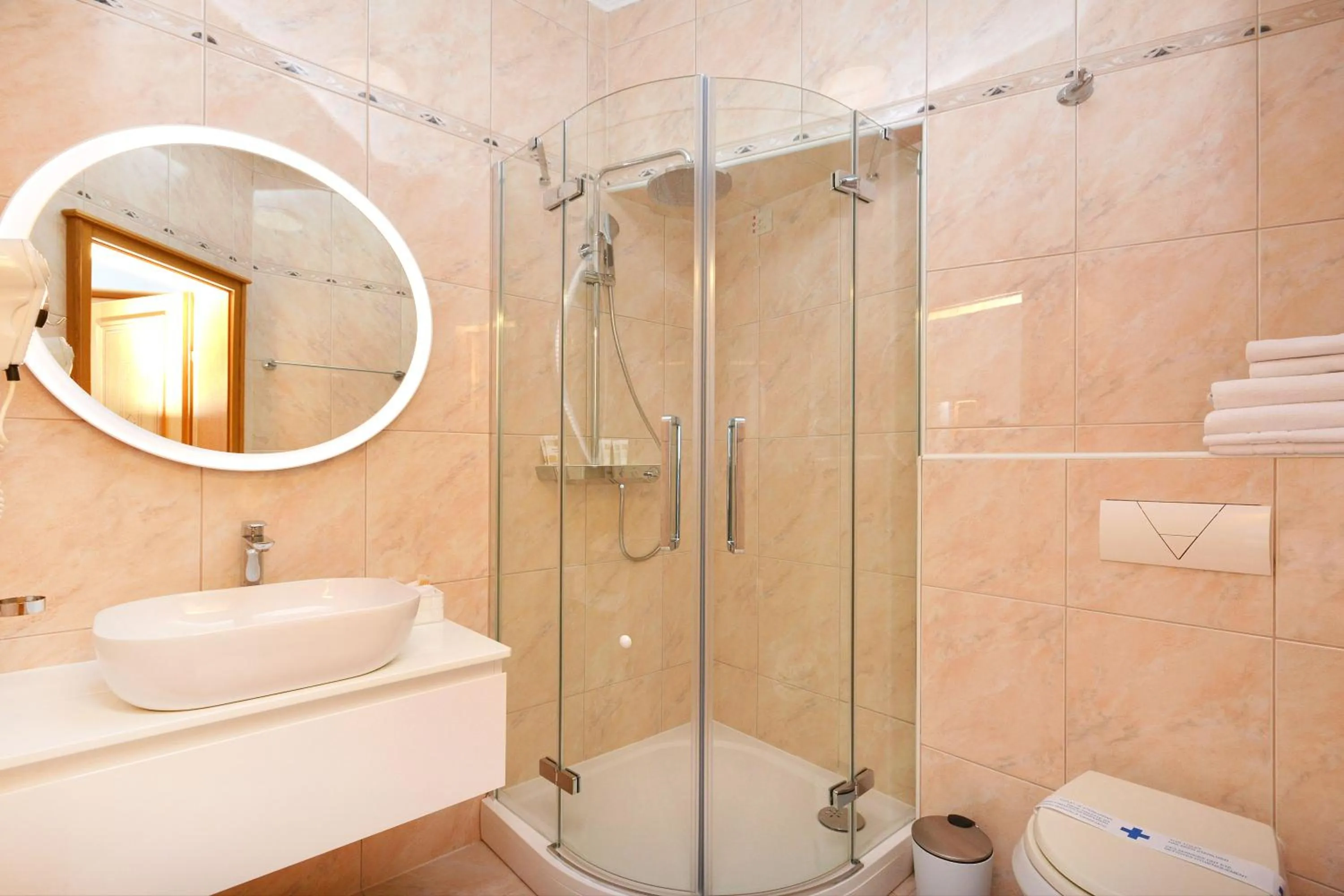 Shower in Hotel Adriana