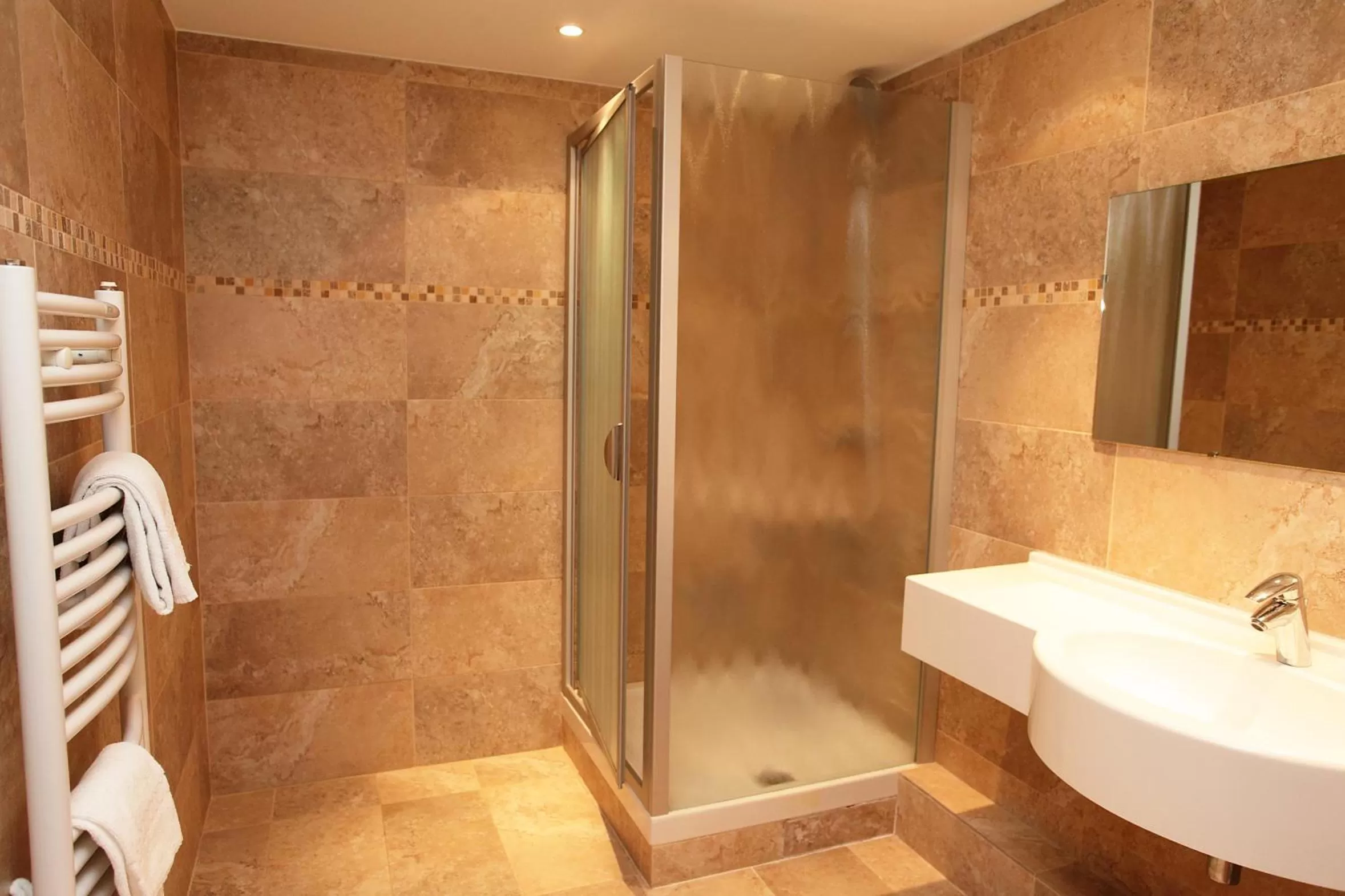 Bathroom in Hotel Poretta