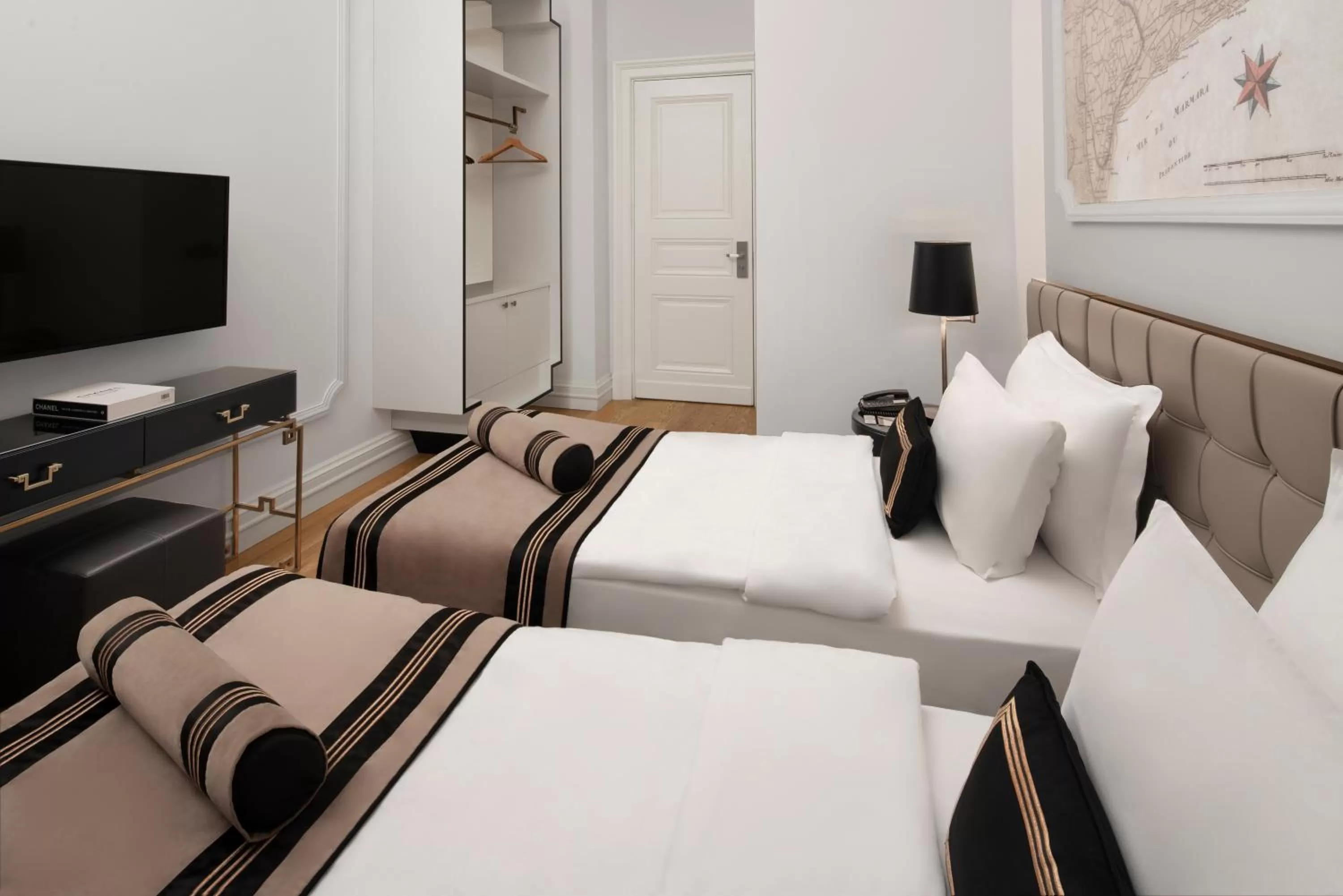 Bed in AKKA Lush Hotel Taksim