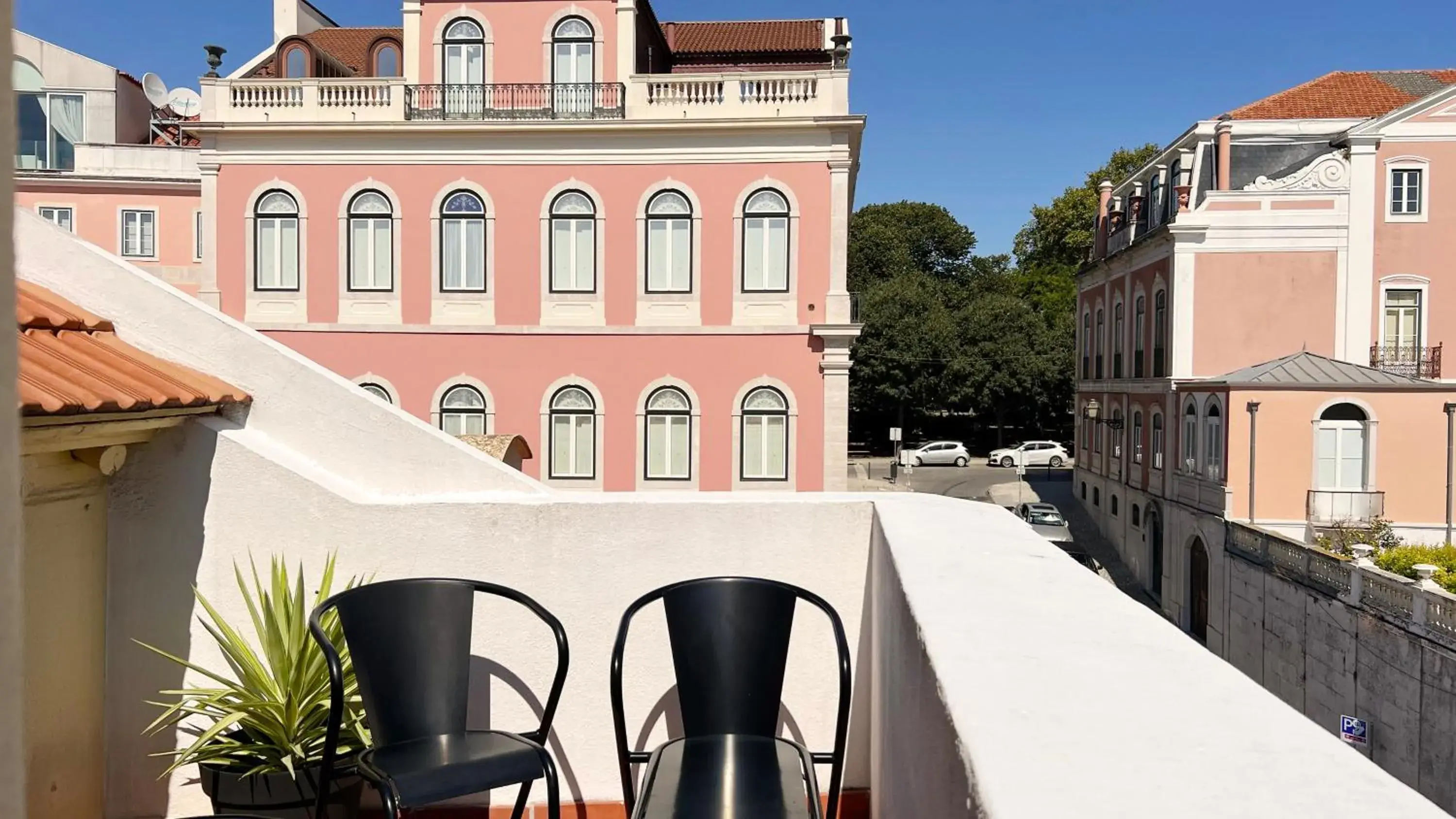 Balcony/Terrace in Casa do Jasmim by Shiadu