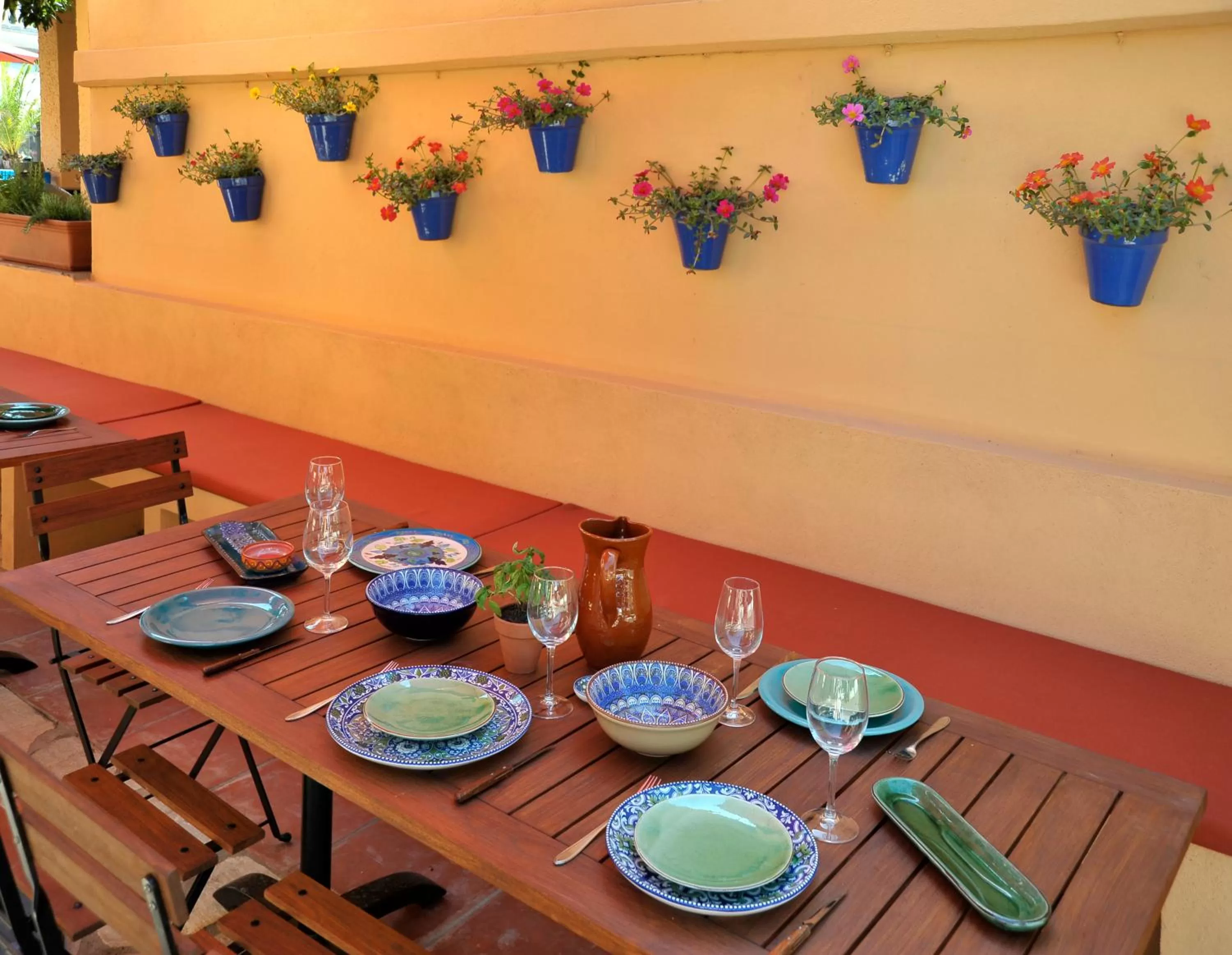 Restaurant/places to eat in Van der Valk Hotel Barcarola