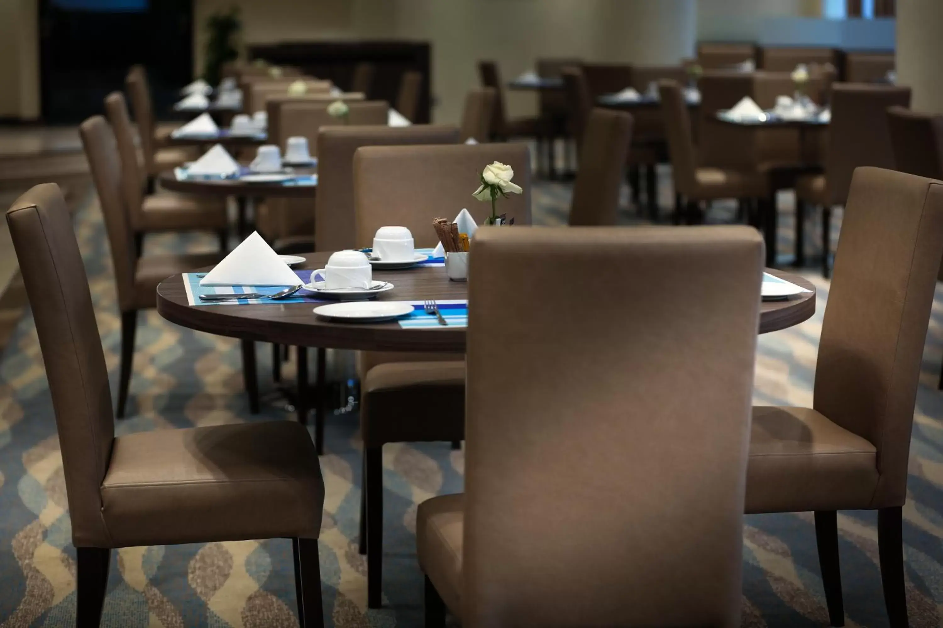 Restaurant/Places to Eat in Howard Johnson Dammam Hotel