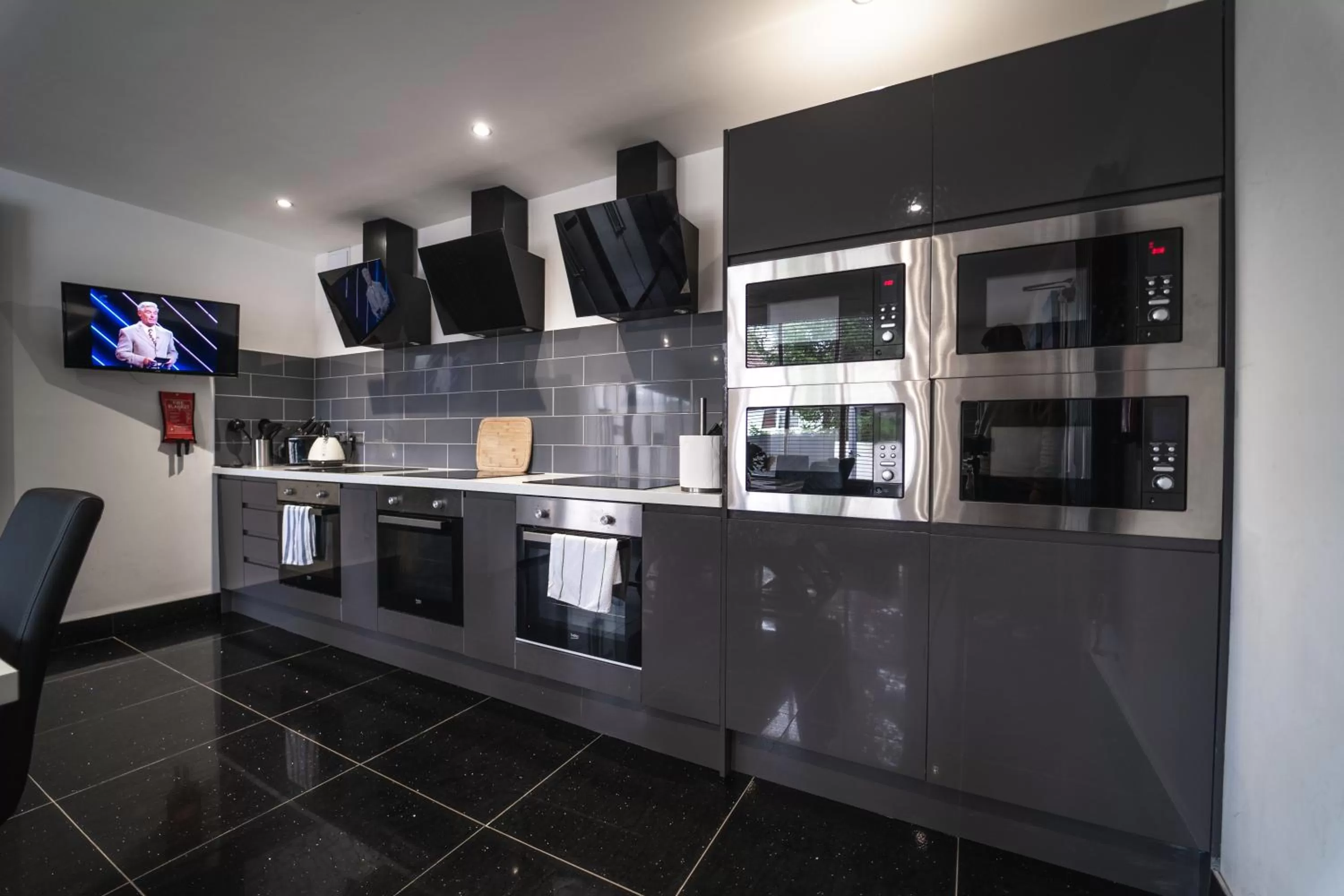 Communal kitchen in The Ashcroft Studios & Apartments with Free Parking