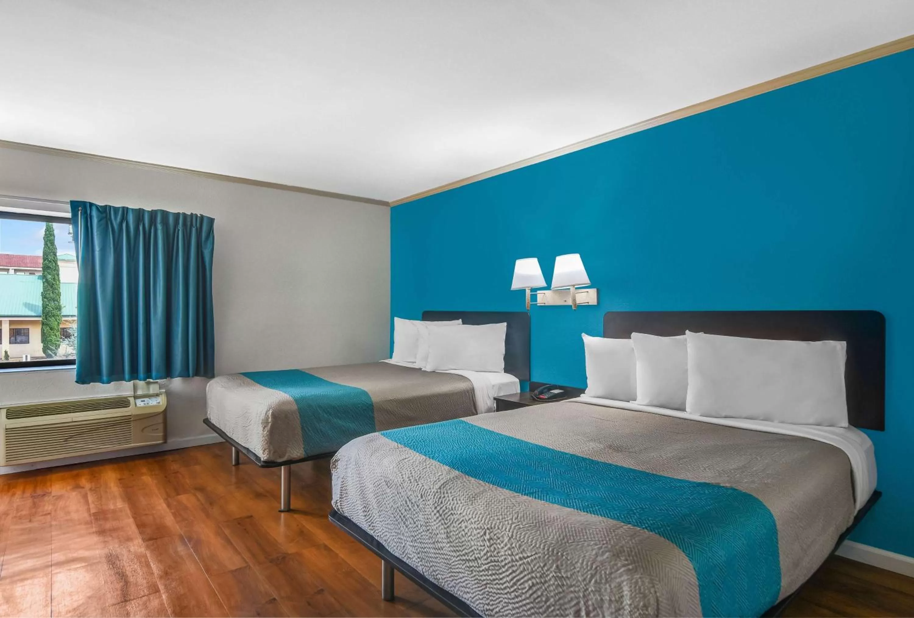 Photo of the whole room, Bed in Motel 6-Norcross, GA