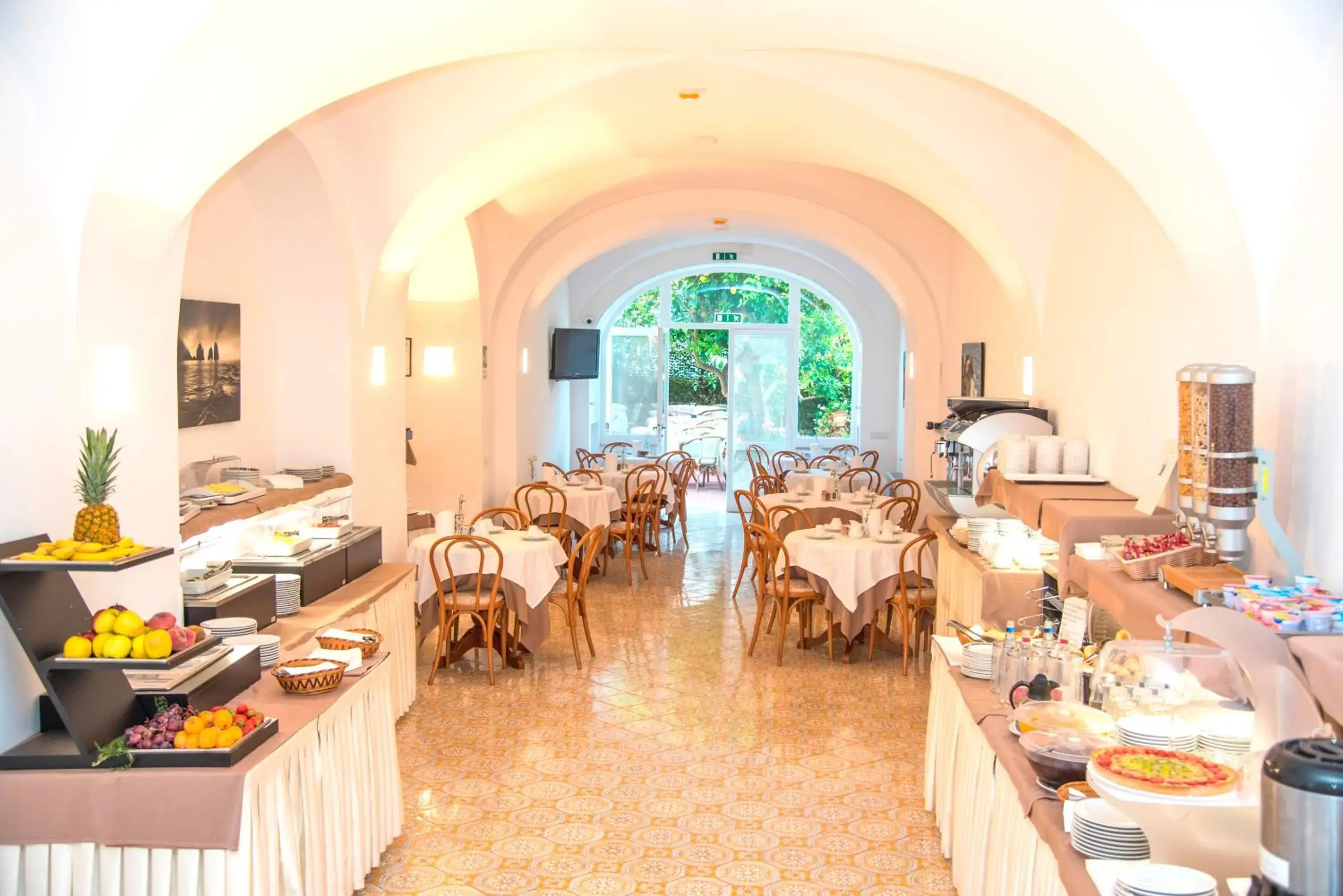 Restaurant/Places to Eat in Hotel San Felice