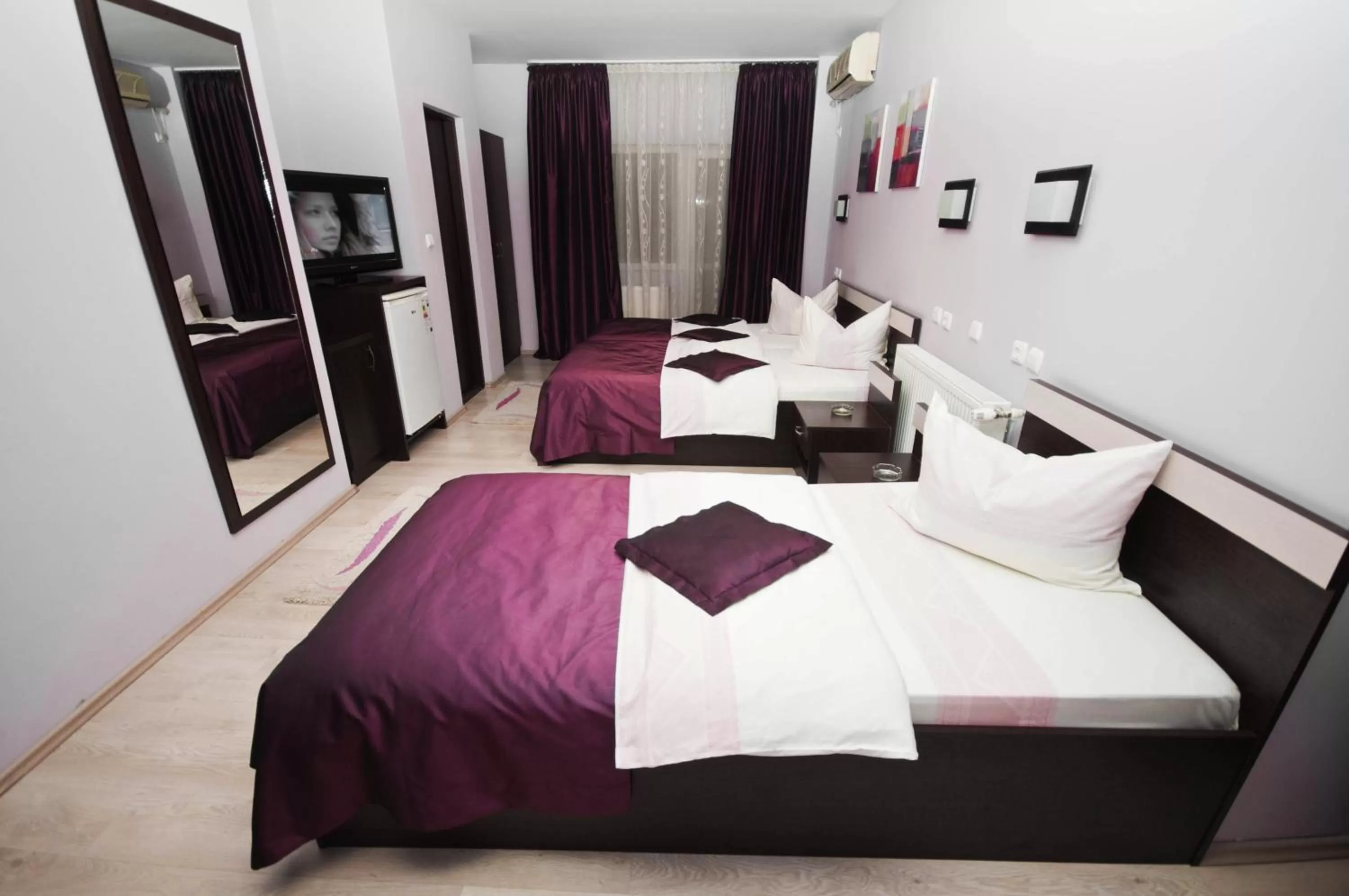 Photo of the whole room, Bed in Hotel Sheriff