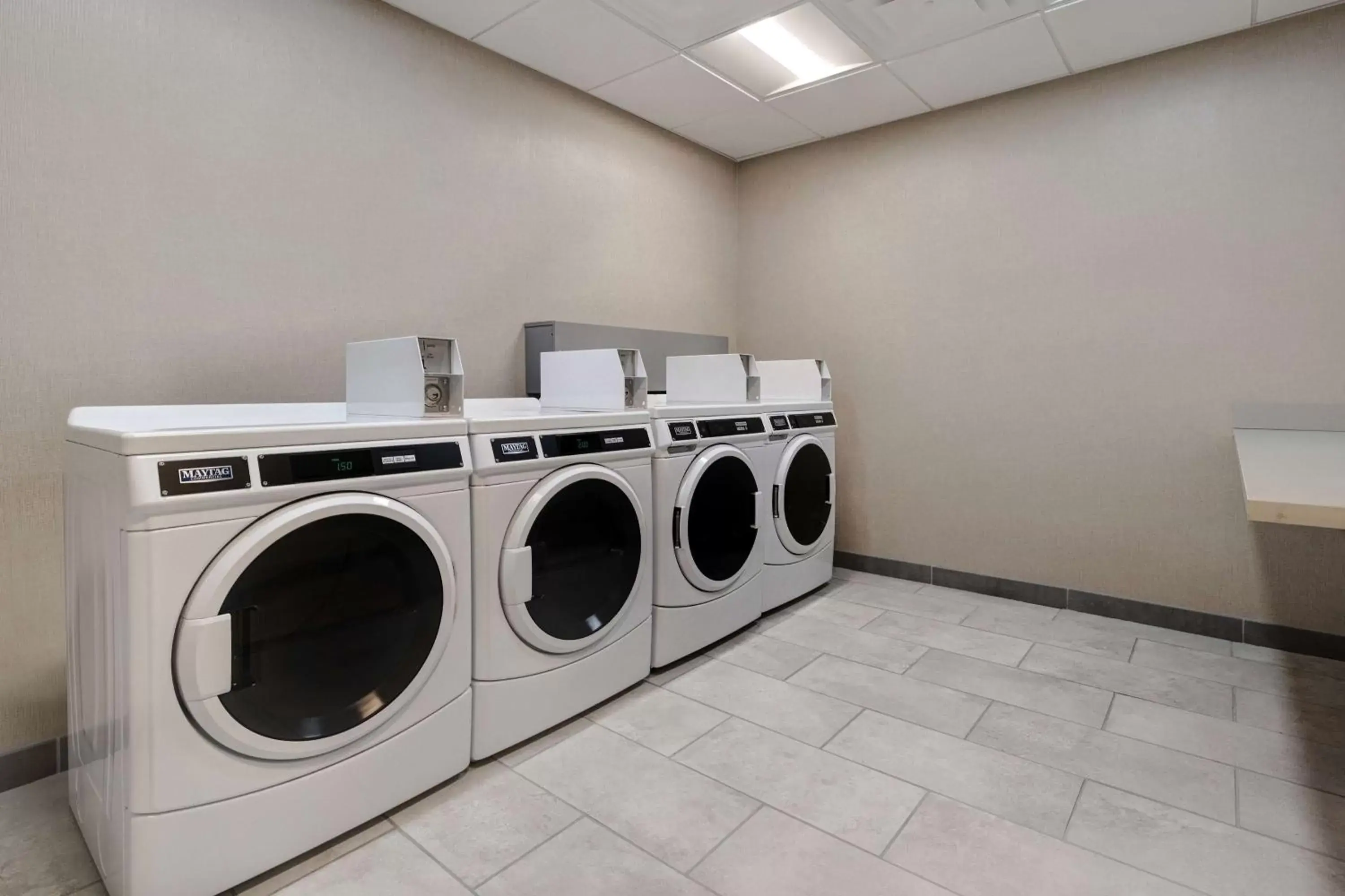 Property building in Hampton Inn & Suites Marina Property building in Hampton Inn & Suites Marina