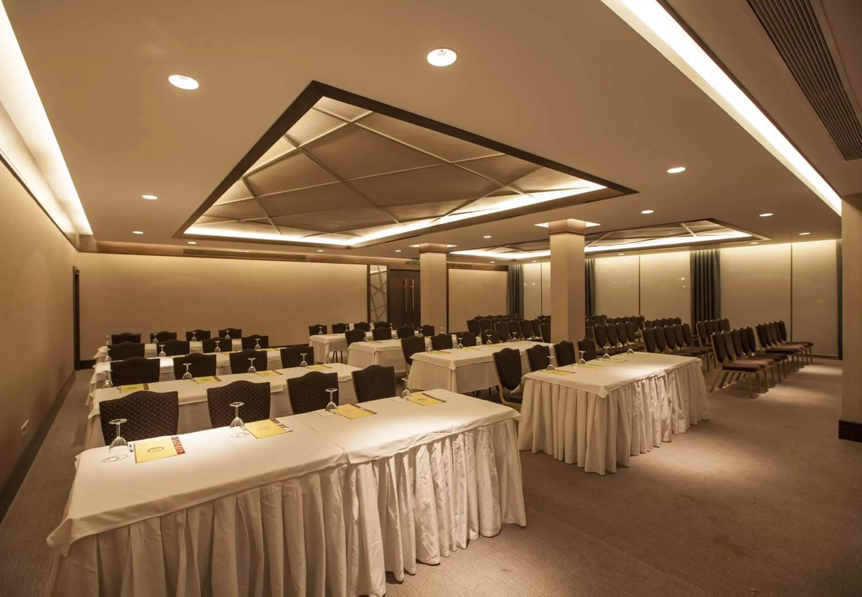 Business facilities in Grand Hotel Gaziantep