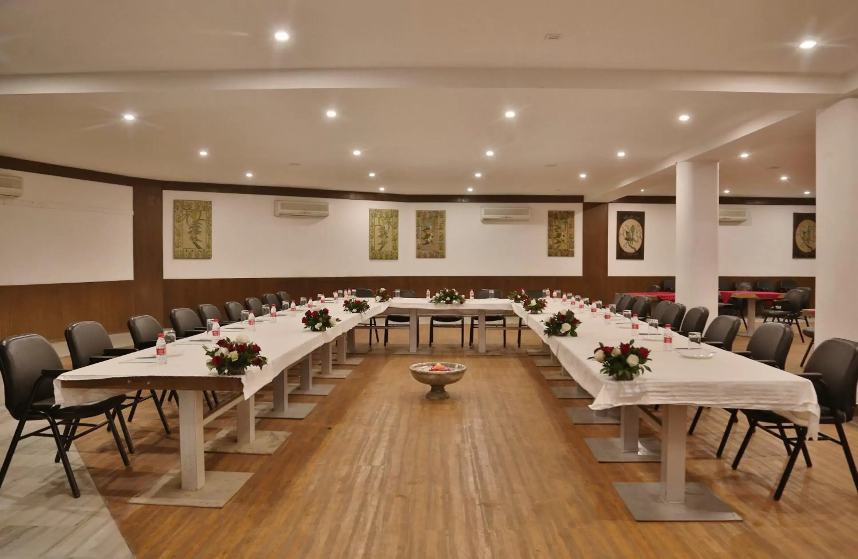 Business facilities in Jaisamand Island Resort