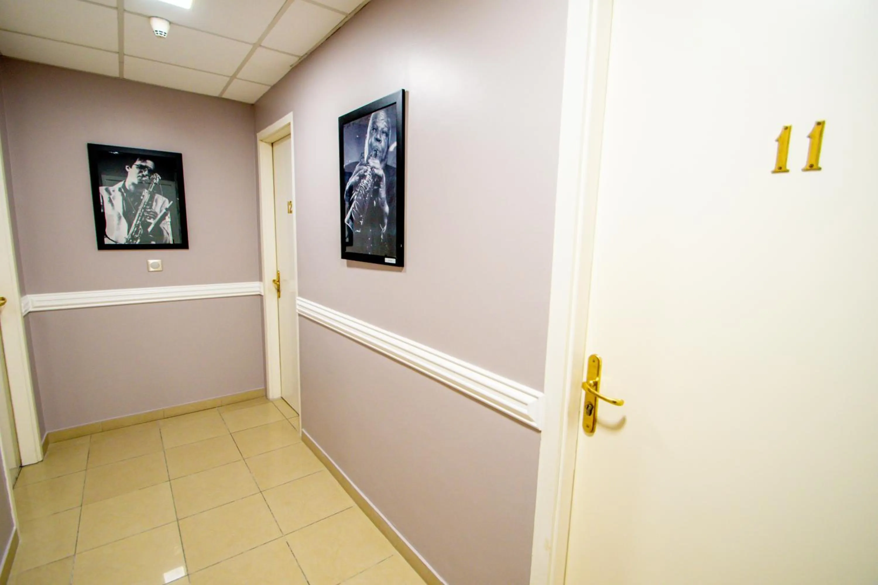 Decorative detail in Hôtel Parisien