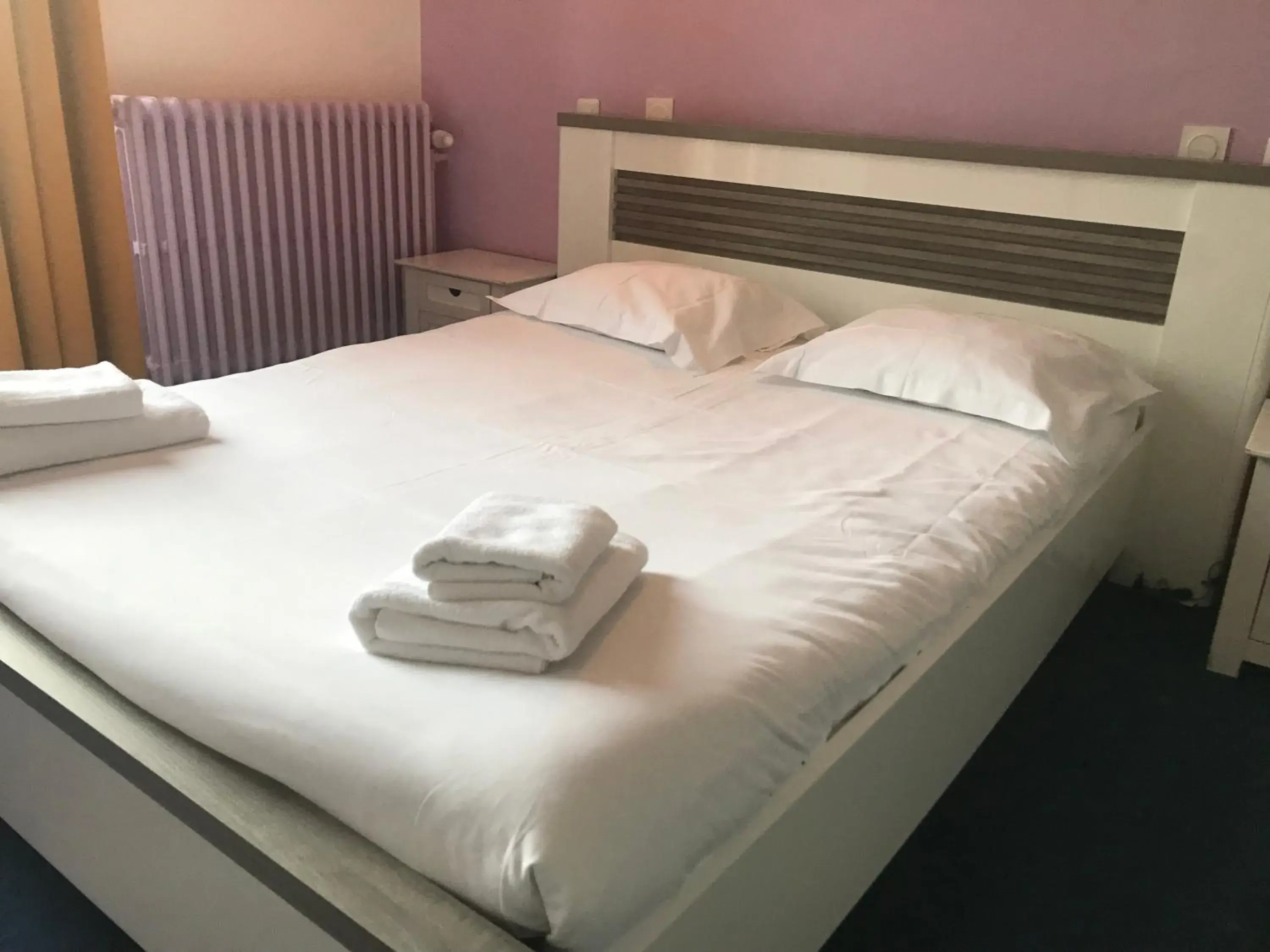 Bed in Hotel Couleurs Sud