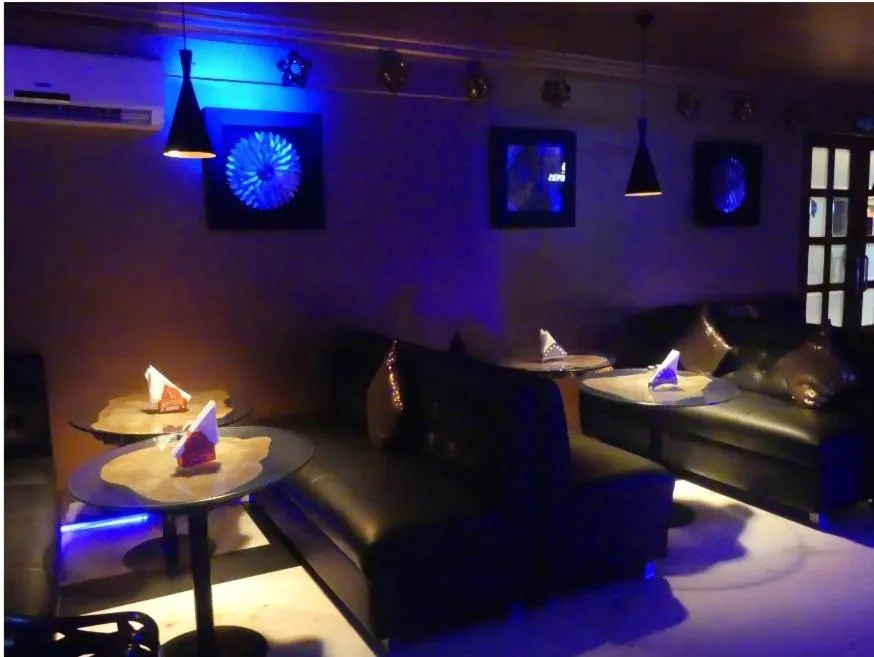 Restaurant/Places to Eat in Meenakshi's Sunshine Hotel