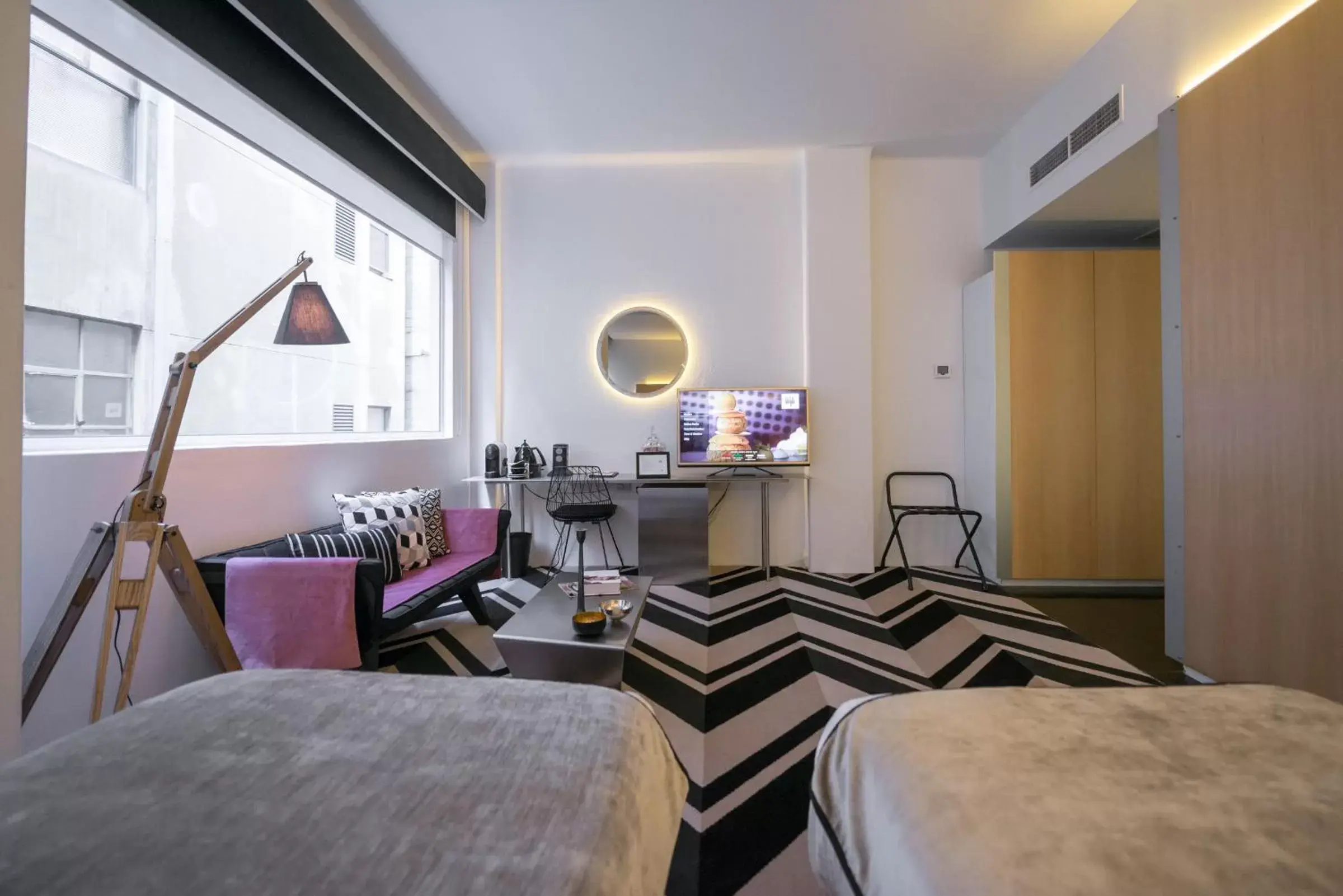 Living room, Lounge/Bar in Adelphi Hotel