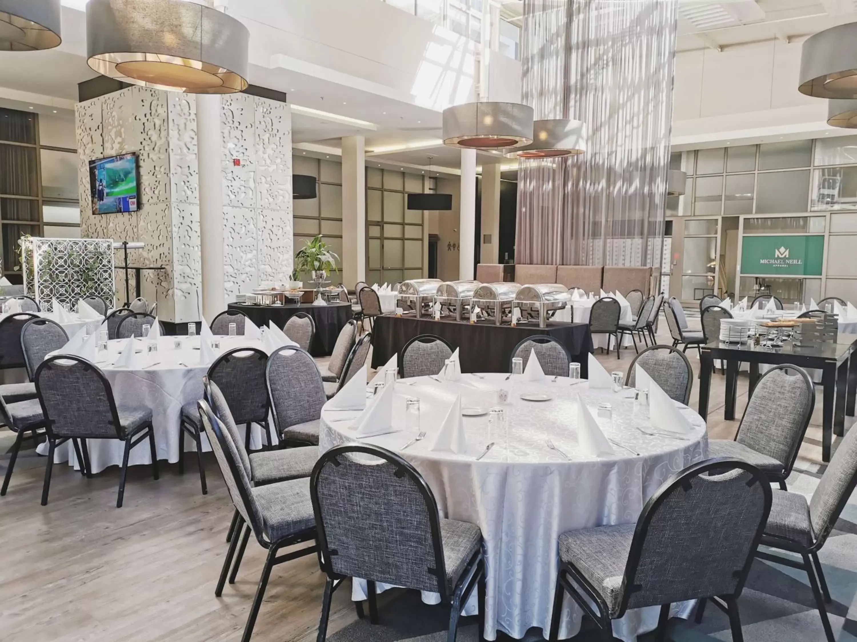 Meeting/conference room, Restaurant/Places to Eat in DoubleTree by Hilton Cape Town Upper Eastside