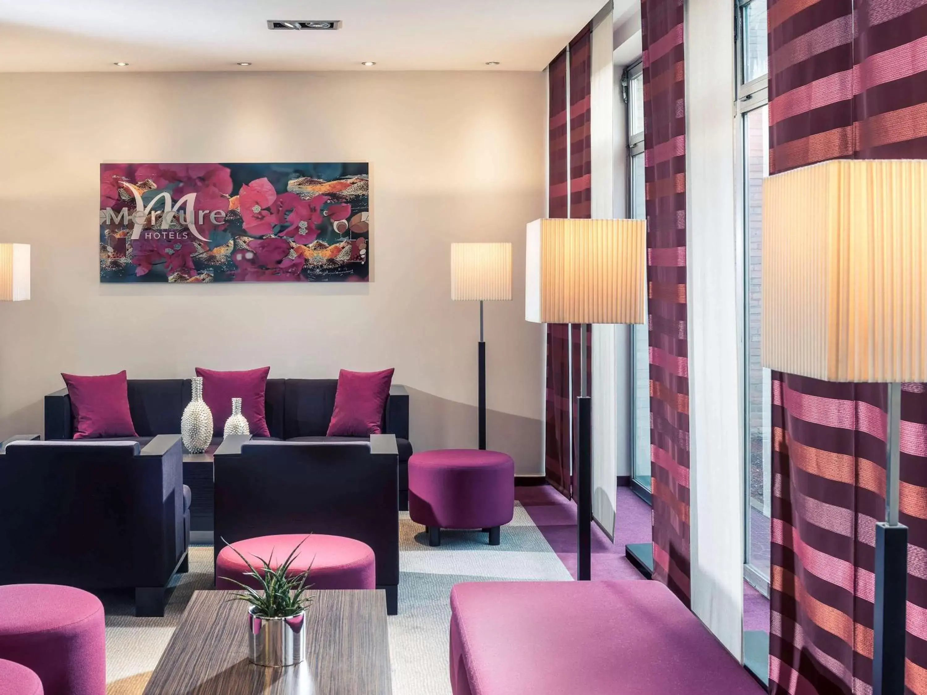 Property building, Seating Area in Mercure Hotel Düsseldorf Neuss