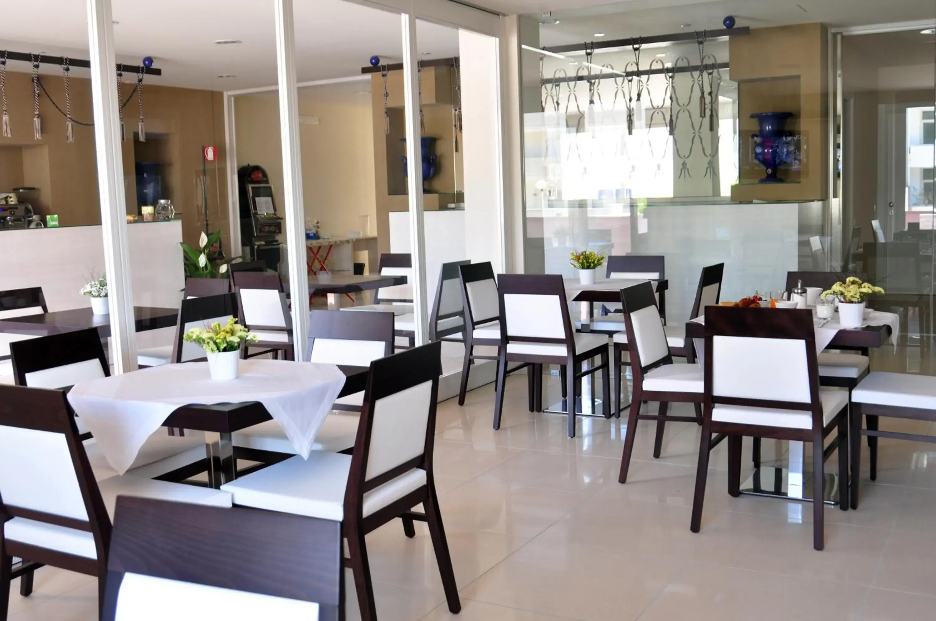 Restaurant/Places to Eat in Hotel La Punta