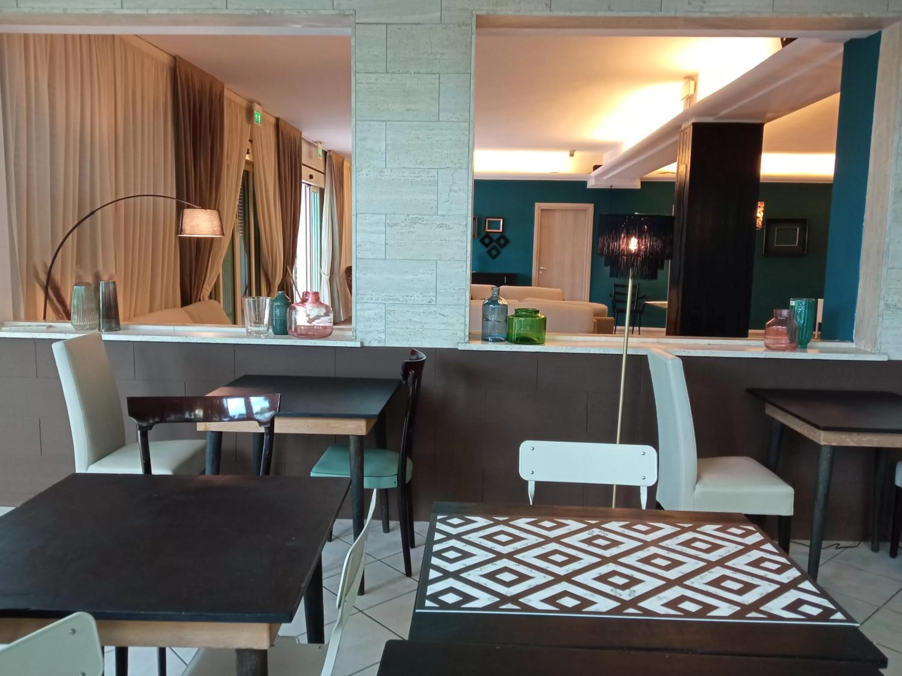 Lounge or bar, Restaurant/Places to Eat in Base Hotel Helios Colazione disponibile fino alle 12