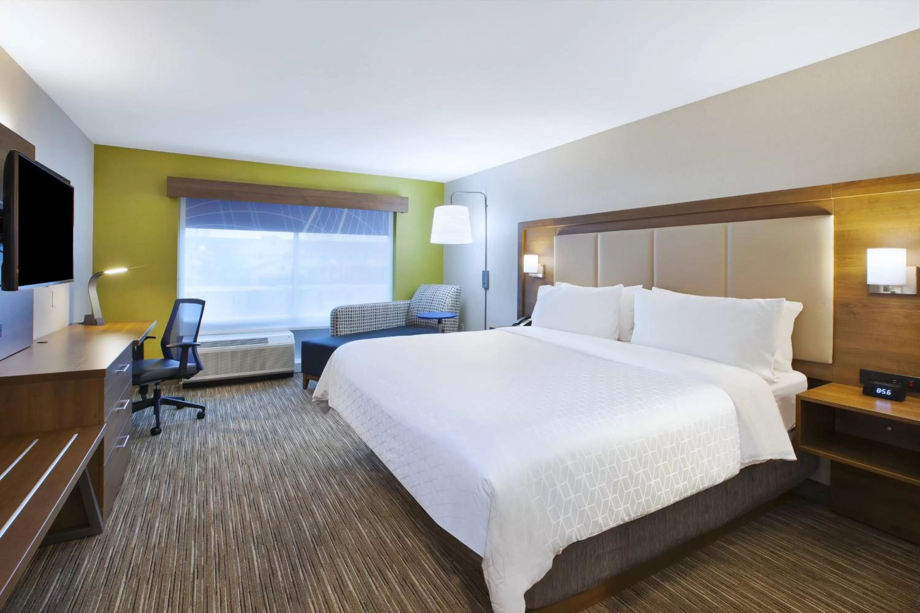 Photo of the whole room, Bed in Holiday Inn Express & Suites Grand Rapids Airport North by IHG