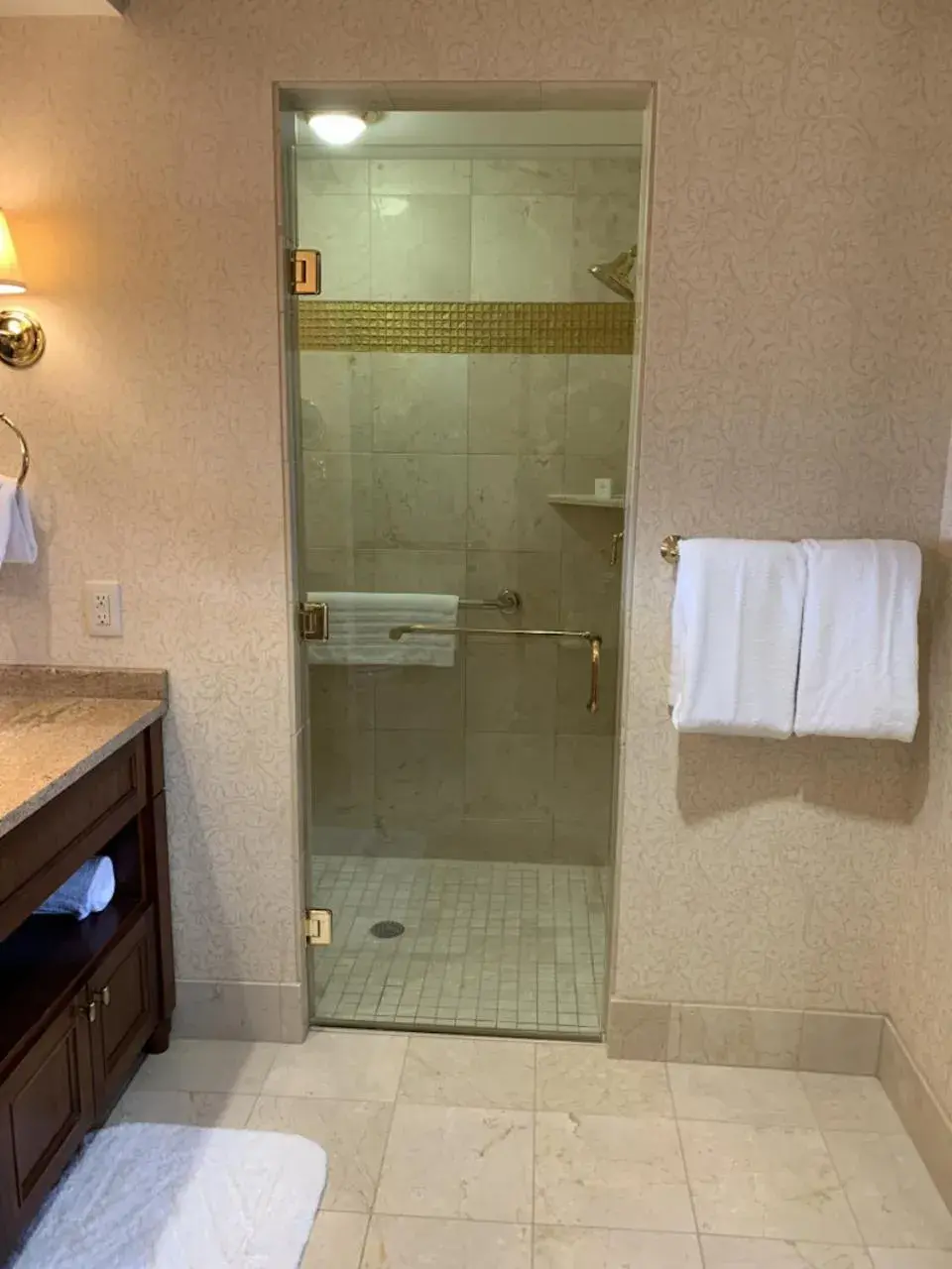 Shower, Bathroom in The Towers at The Kahler Grand