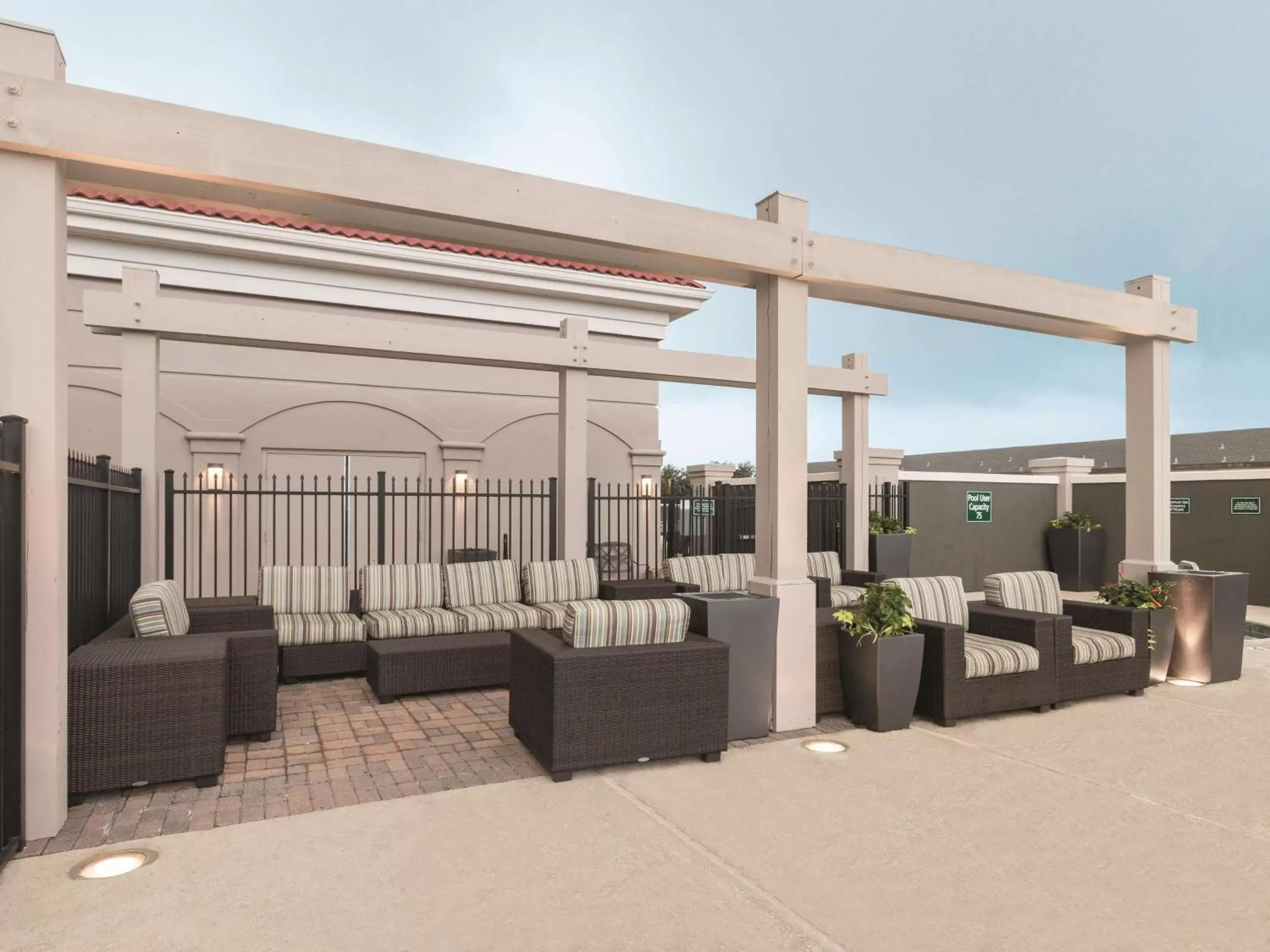 Property building in La Quinta by Wyndham Arlington North 6 Flags Dr Property building in La Quinta by Wyndham Arlington North 6 Flags Dr