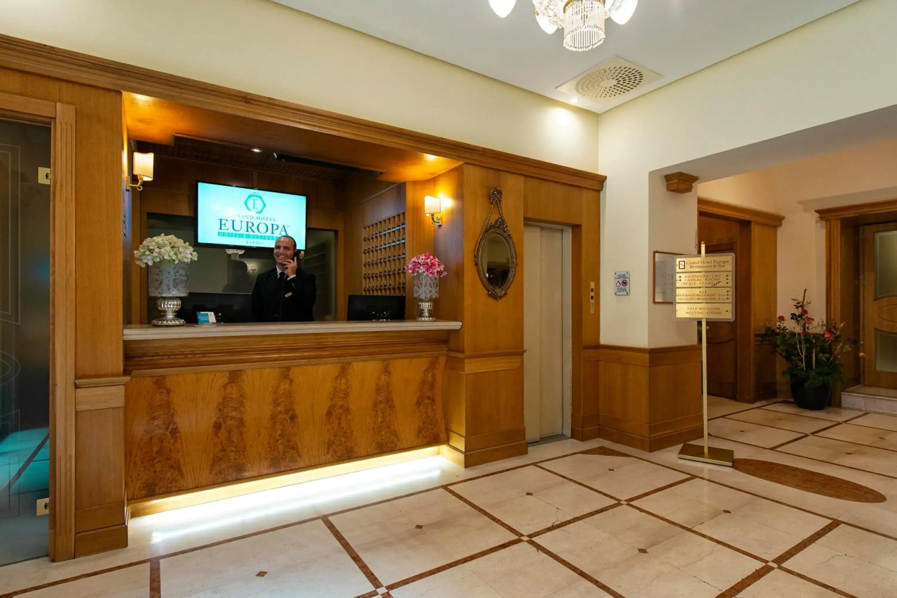 Staff, Lobby/Reception in Grand Hotel Europa & Restaurant