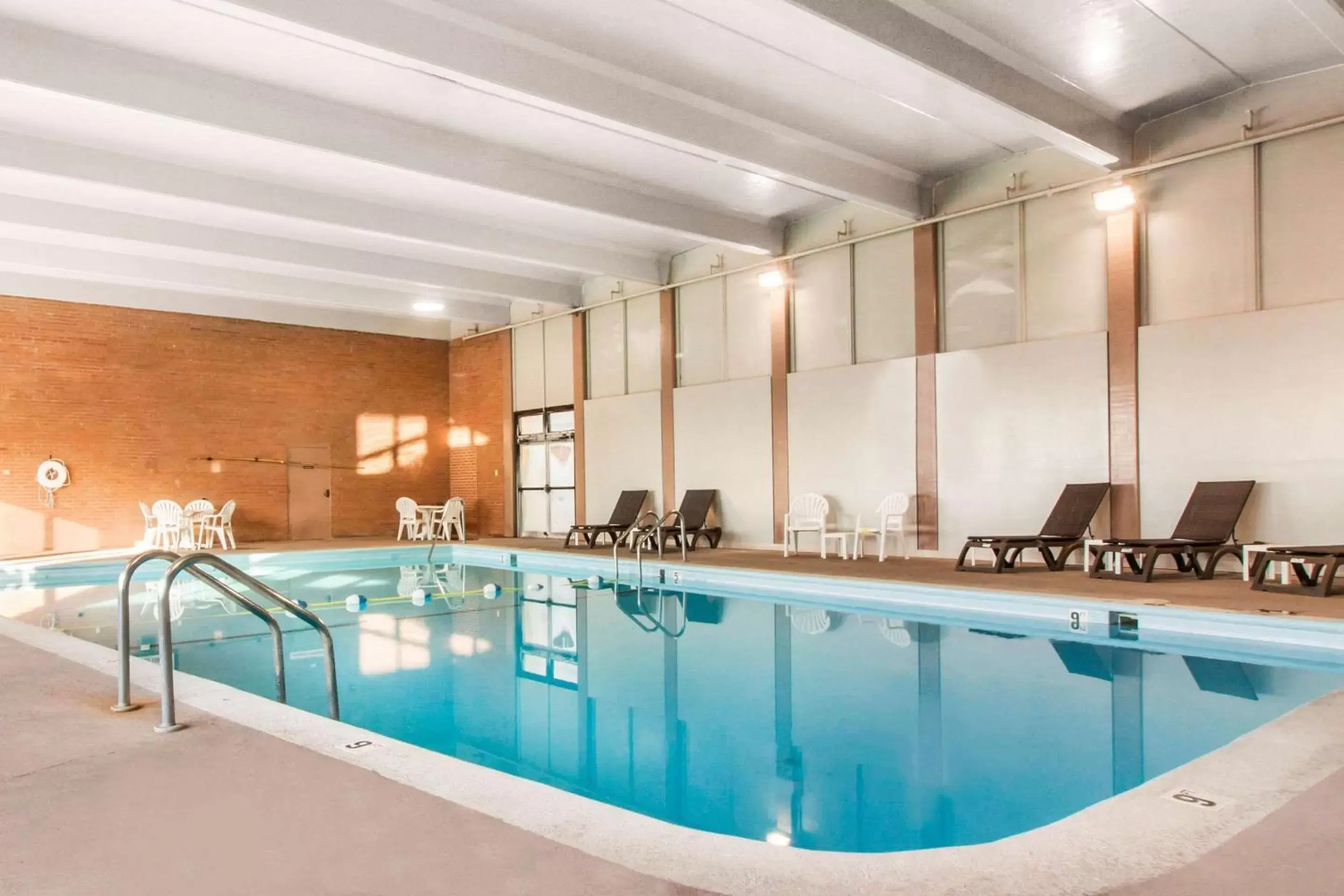 On site, Swimming Pool in Comfort Inn & Suites Omaha