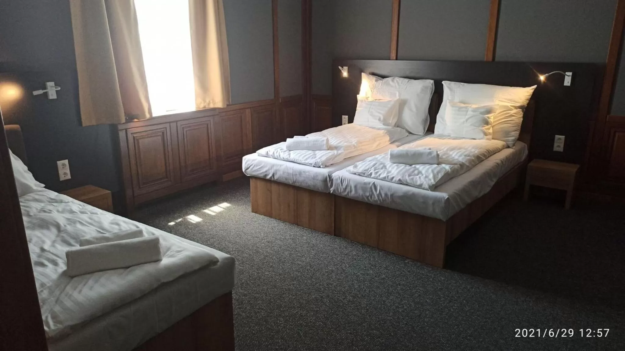 Bed in Svájci Lak Panzió