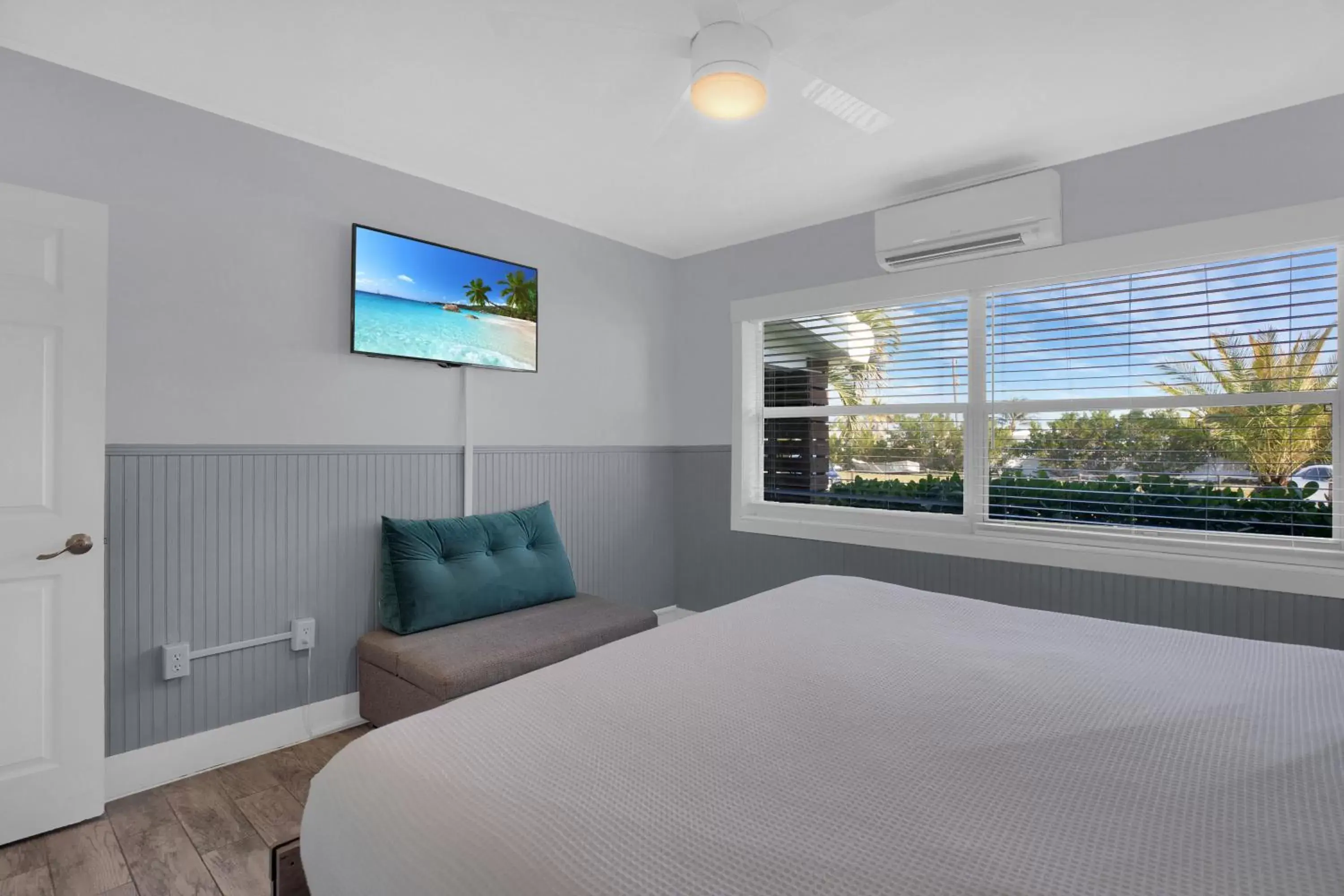 Bedroom, Bed in Seascape Resort & Marina