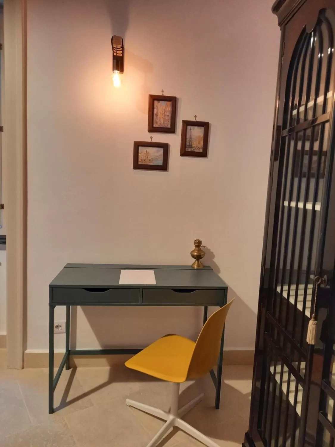 Decorative detail, Dining Area in Le Petit Palais - Naples