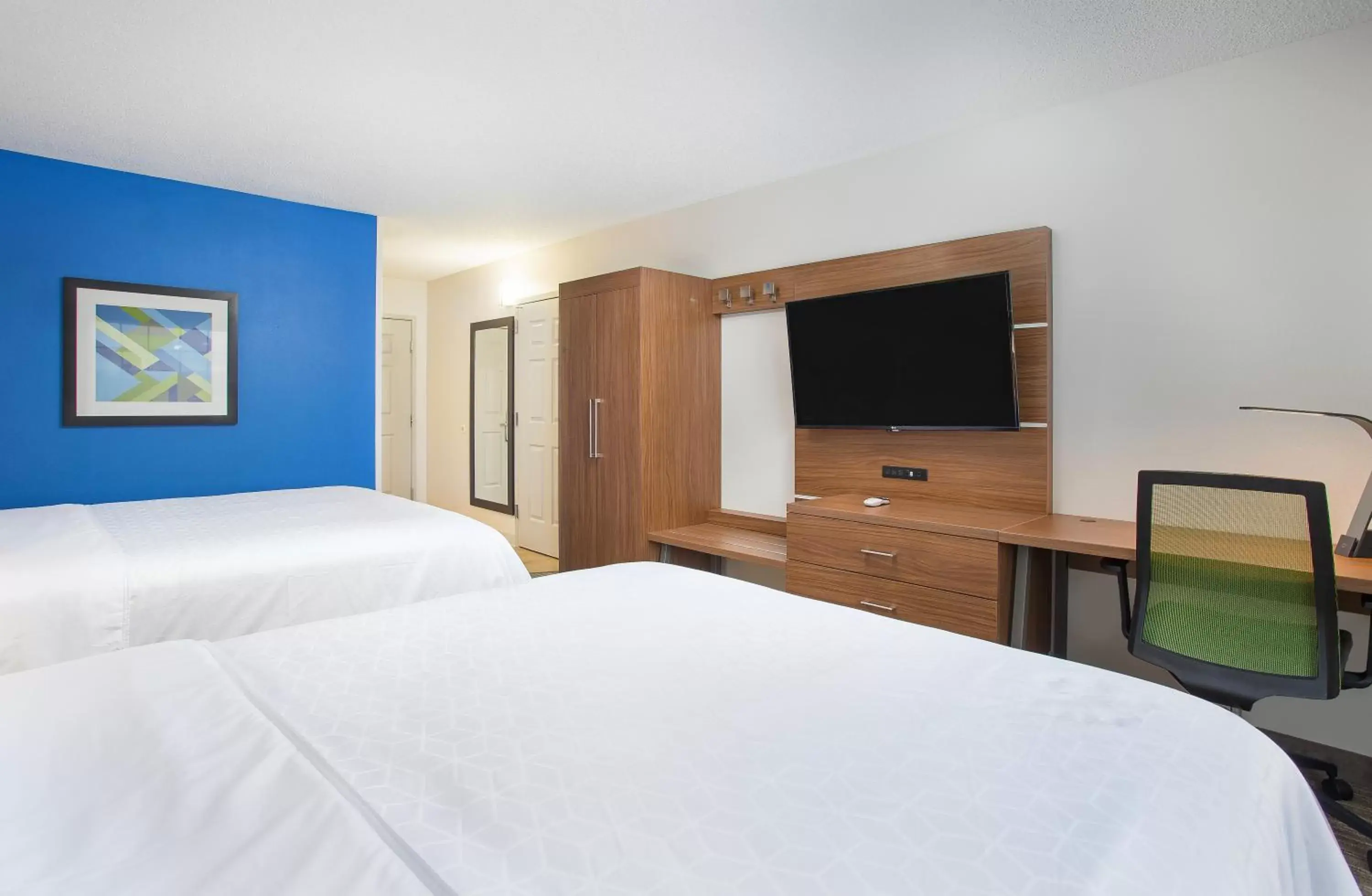 Bedroom, Bed in Holiday Inn Express Hotel & Suites Alcoa Knoxville Airport, an IHG Hotel