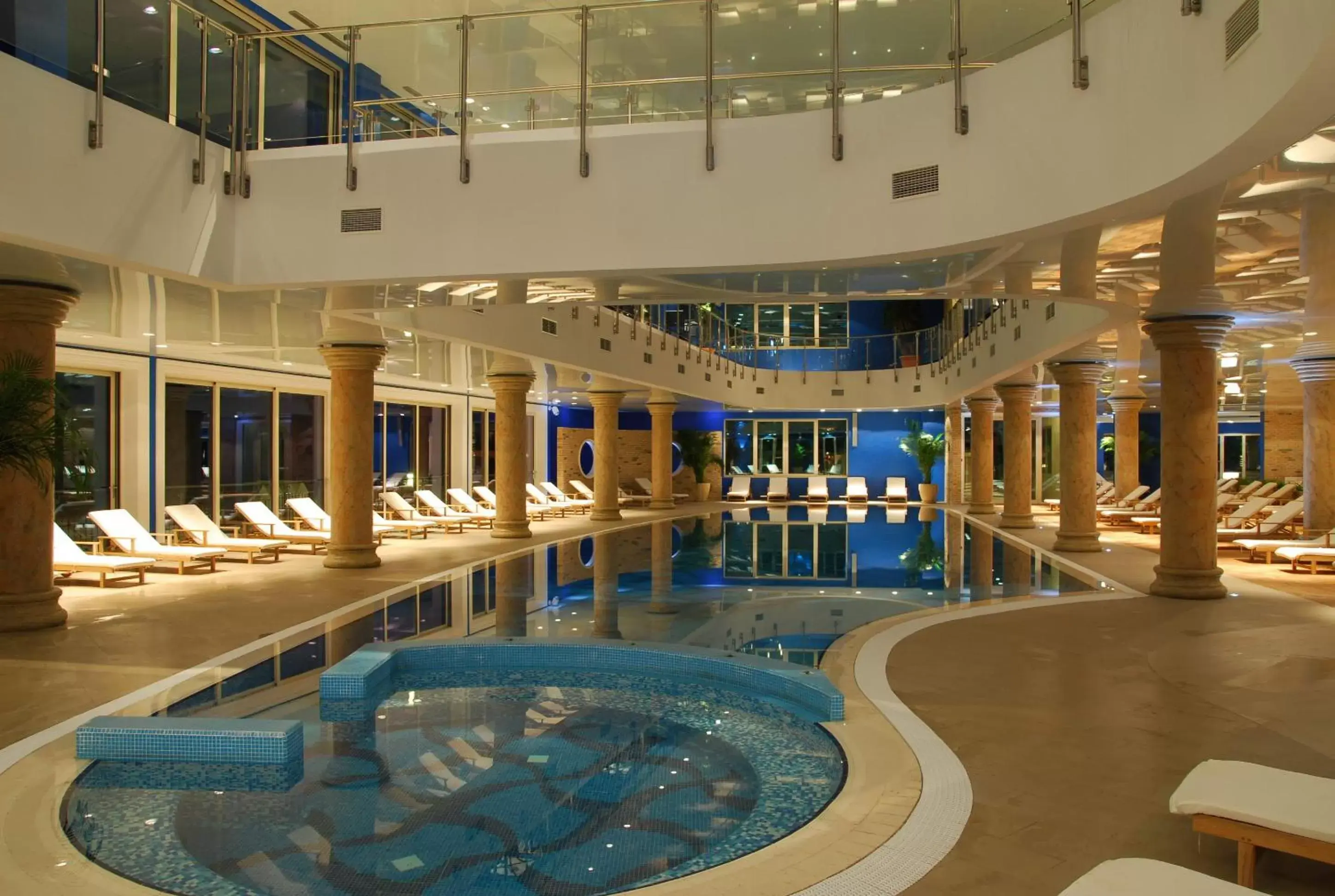 Massage, Swimming Pool in Splendid Conference & Spa Resort