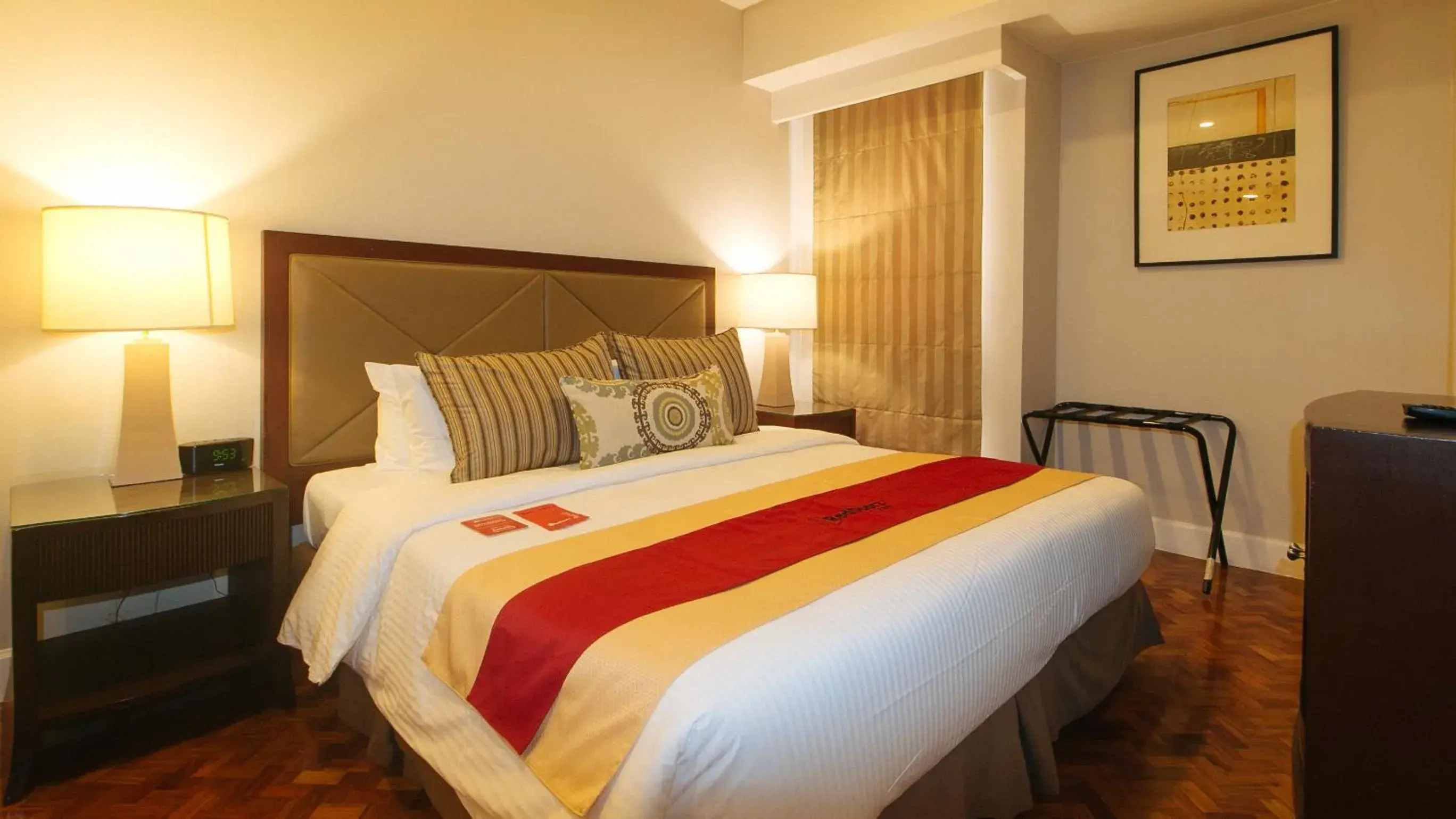 Bed in RedDoorz Premium @ The Residences Olympia Makati