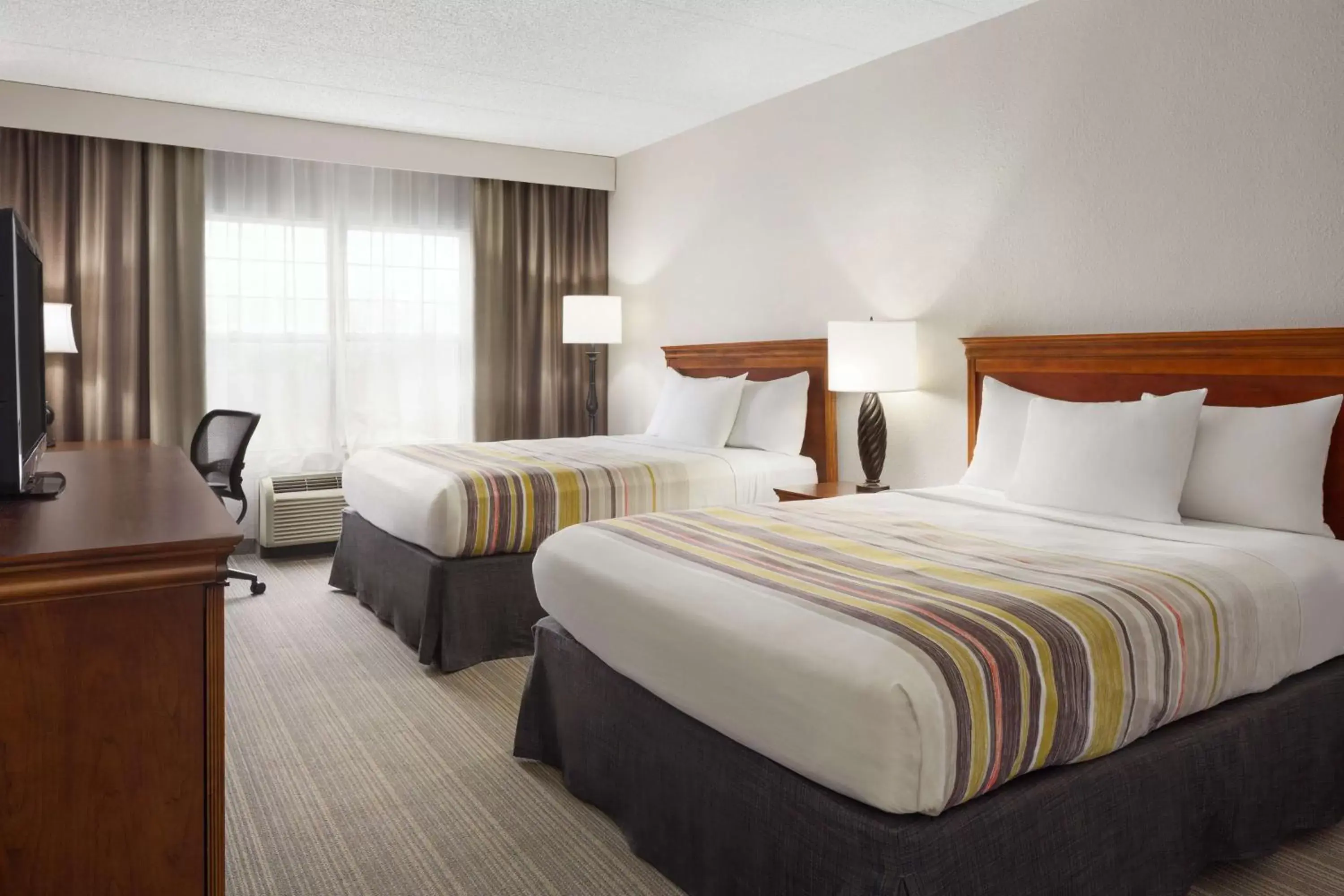 Photo of the whole room, Bed in Country Inn & Suites by Radisson, Lexington, KY