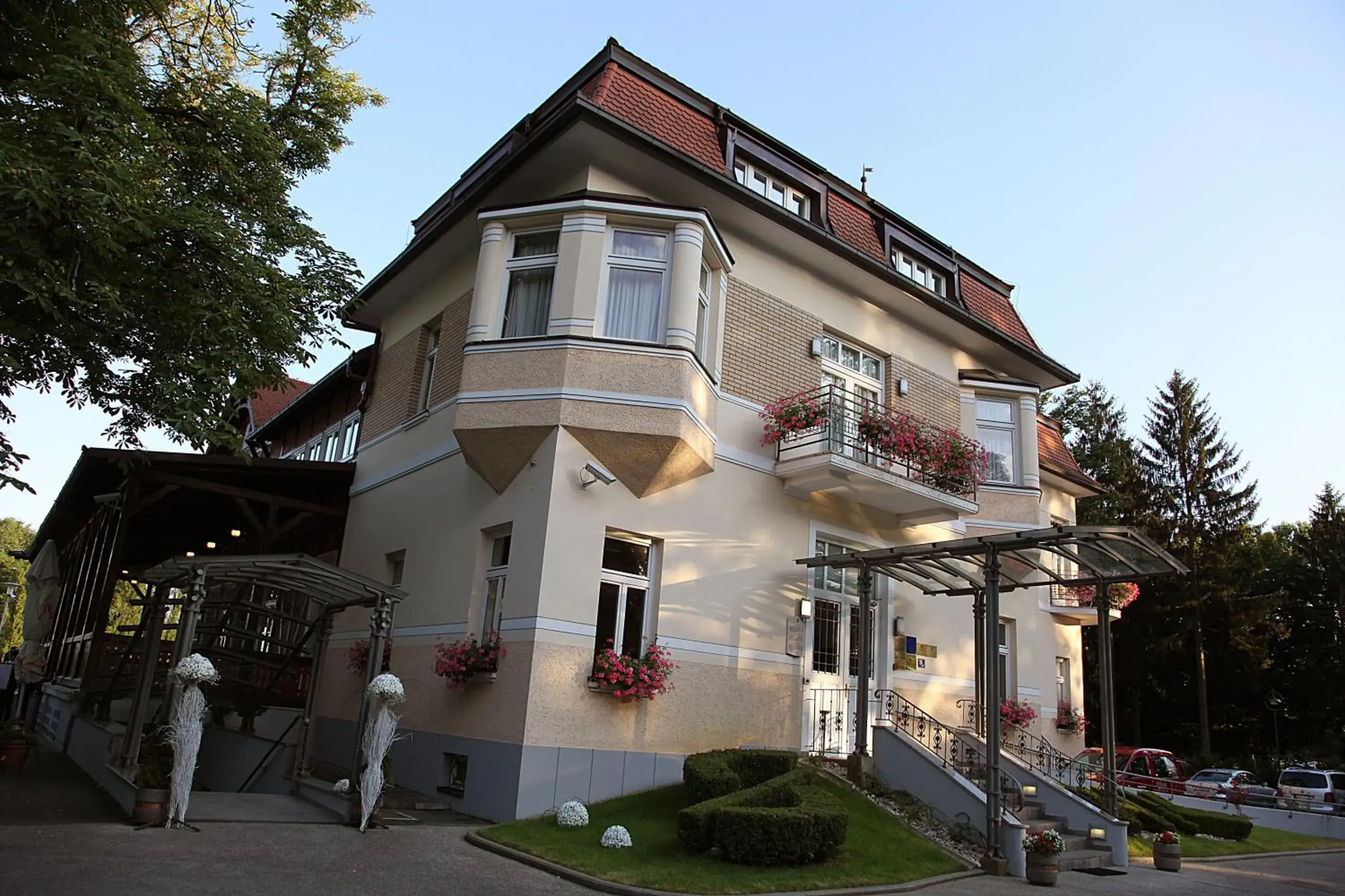 Facade/entrance, Property Building in Boutique Hotel Korana Srakovcic