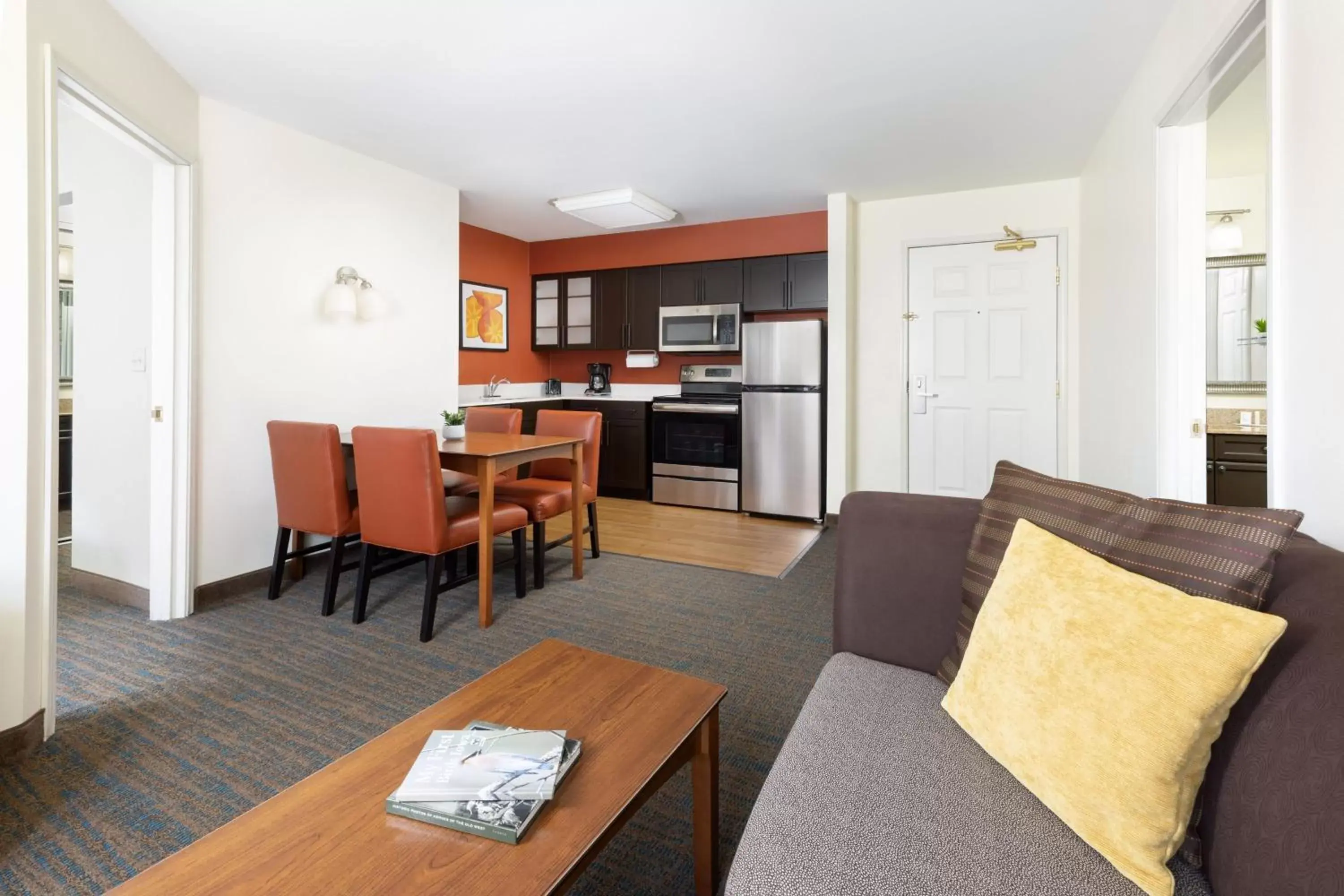 Bedroom, Seating Area in Residence Inn Des Moines West at Jordan Creek Town Center