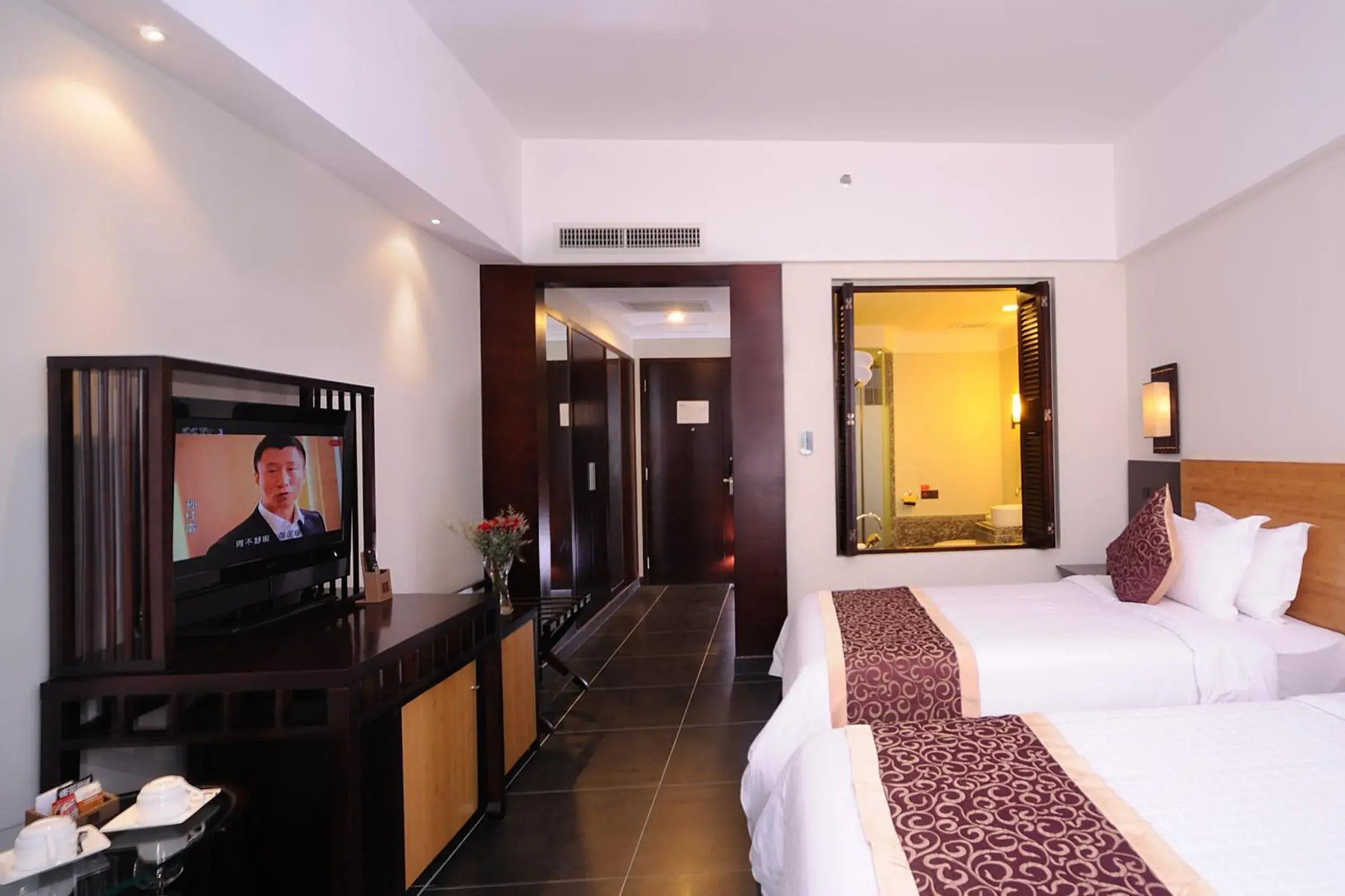 Photo of the whole room, TV/Entertainment Center in Shengyi Holiday Villa Hotel