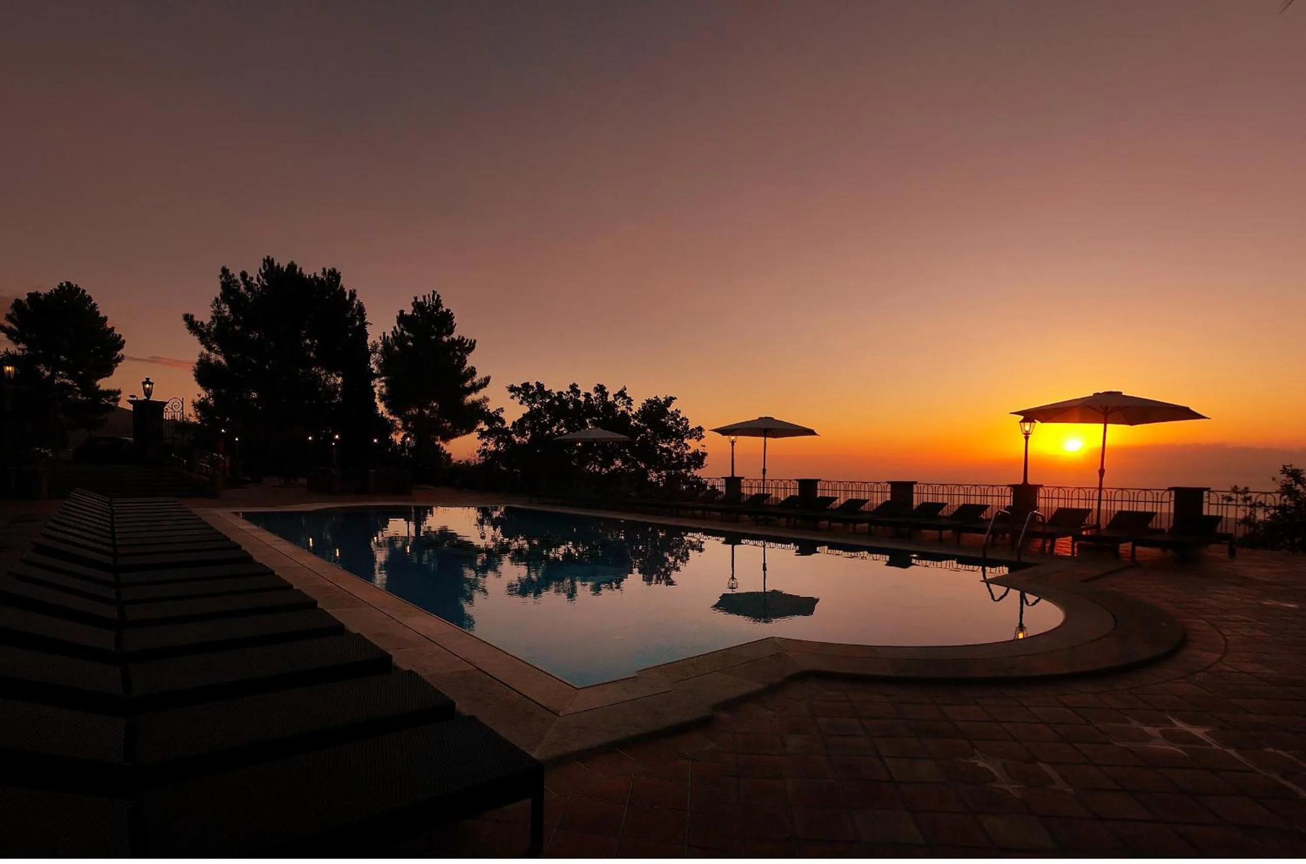 Swimming pool in Airone Wellness Hotel