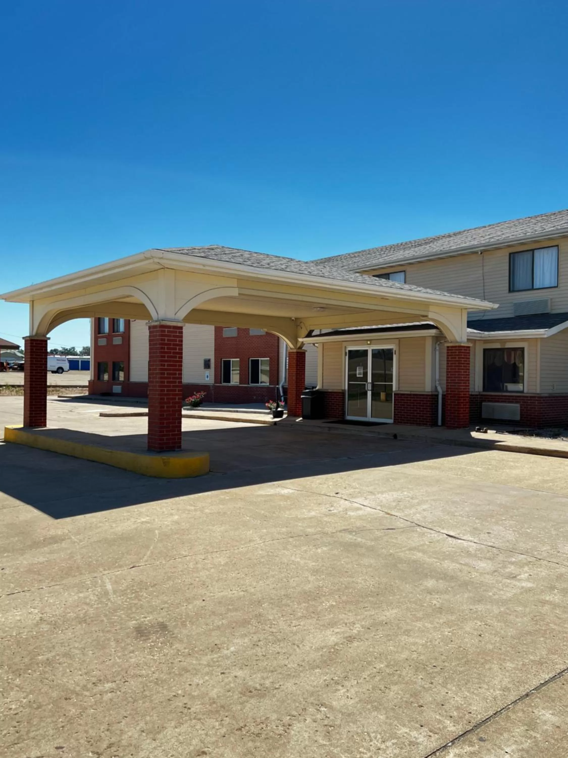 Designer Inn and Suites