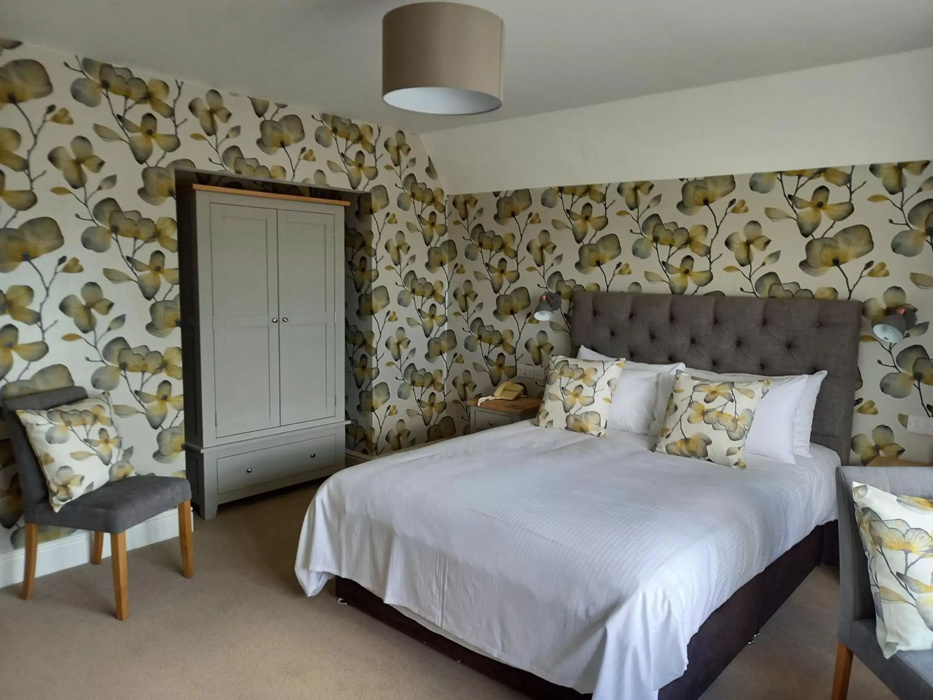 Bedroom, Bed in Trelawne Hotel