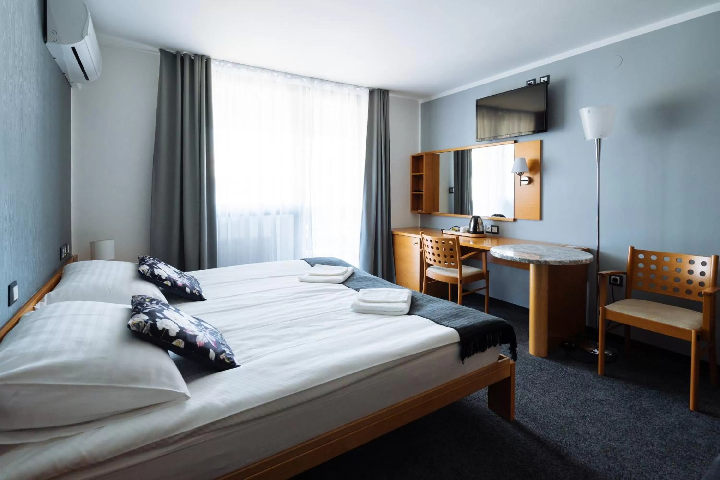 Photo of the whole room, Bed in Hotel GH Kolinska